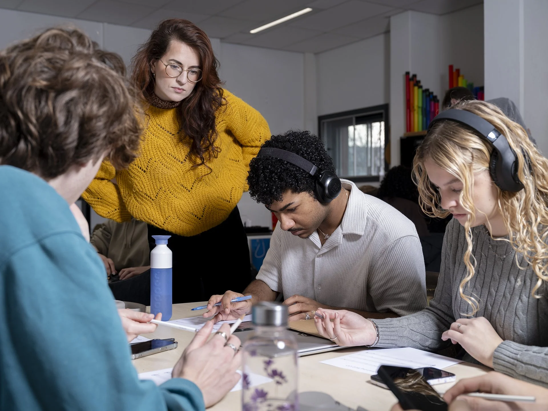 053_DSF6118_Daily life_Hearing exercise.jpg