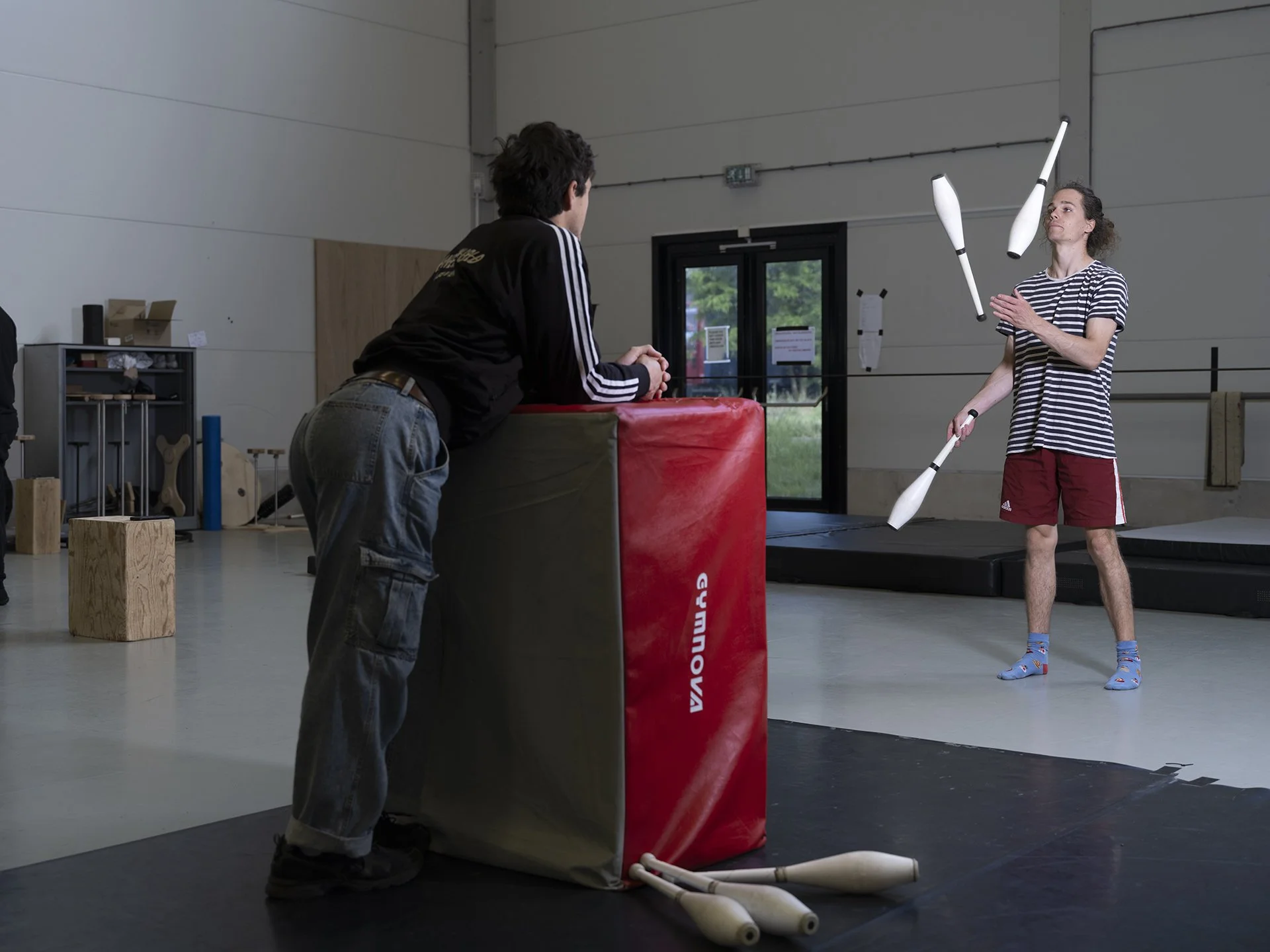 052_DSF0450_Daily life_Juggling.jpg