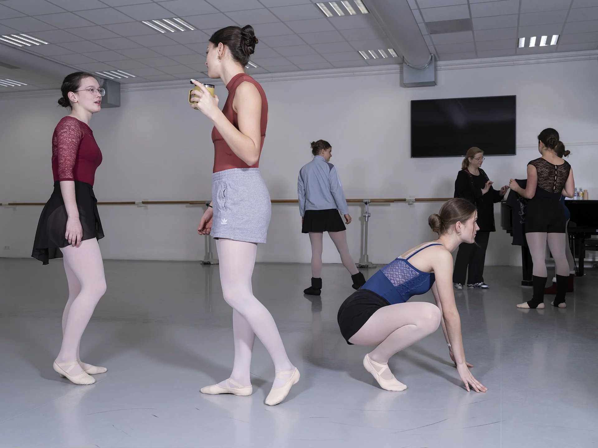 069_DSF6964_Daily life_Ballet beginning of class.jpg