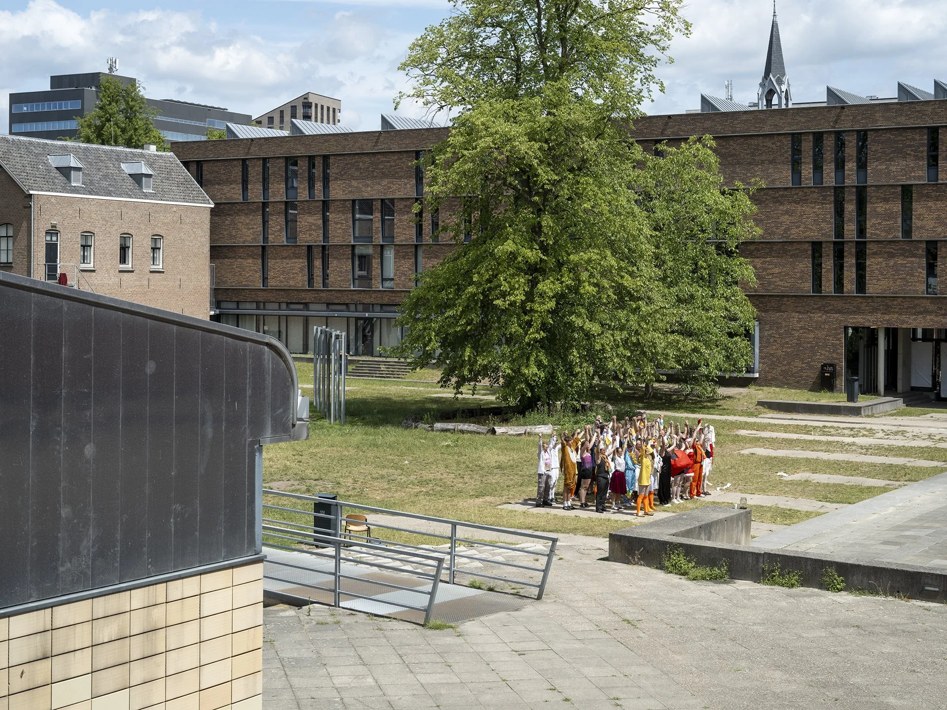 030_DSF2655_Daily life_Square group.jpg