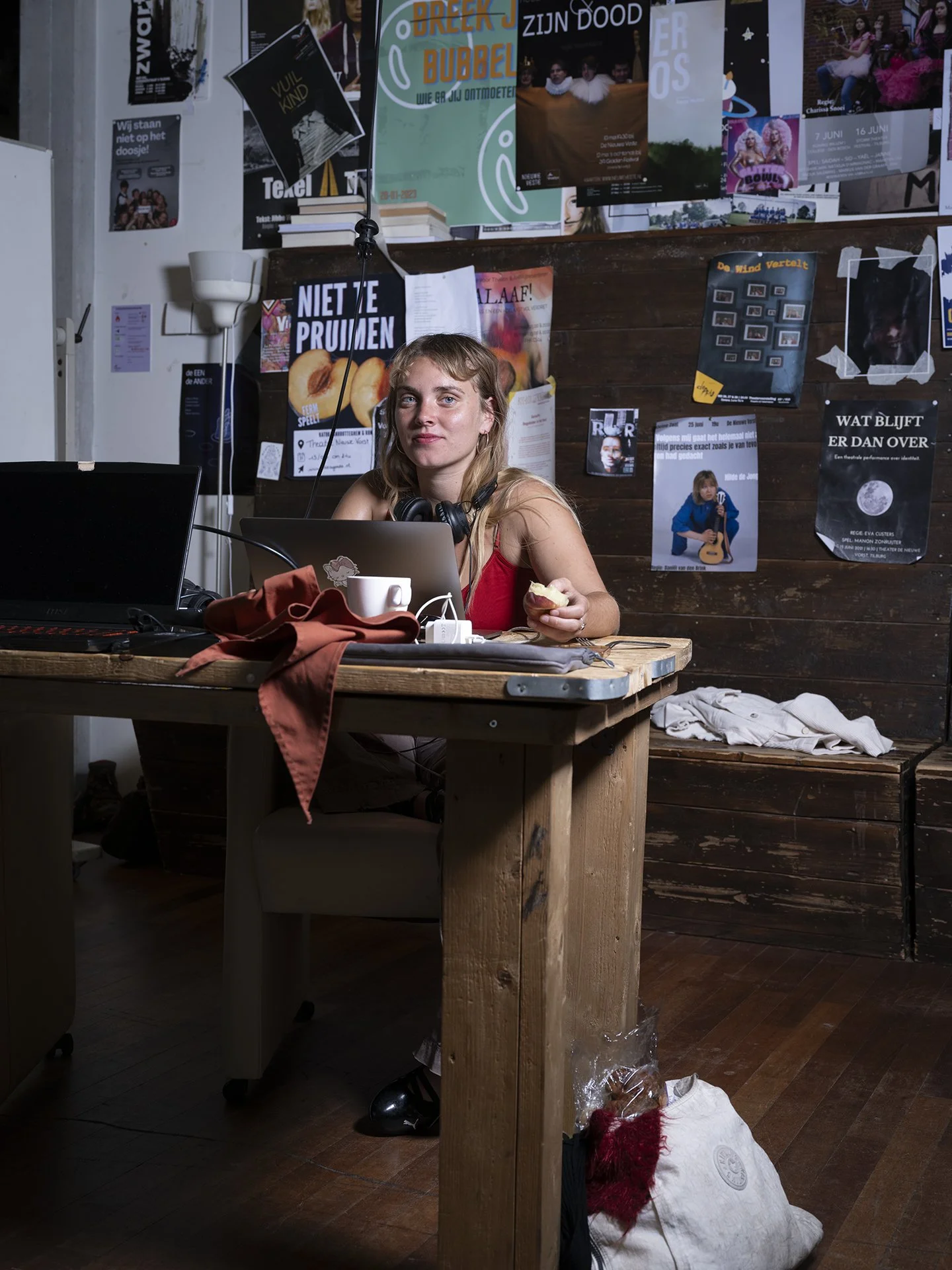 115_DSF2339_Portrait_Apple girl.jpg