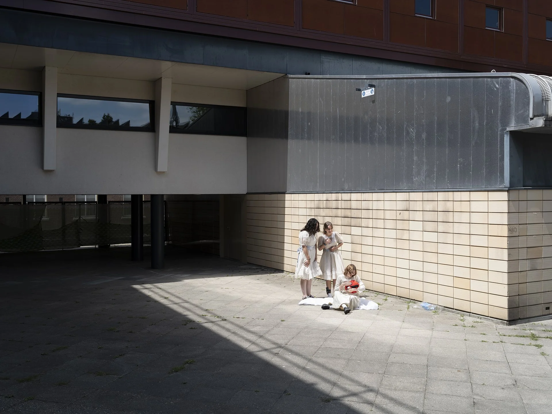 008_DSF2557_Daily life_Girls with baby.jpg