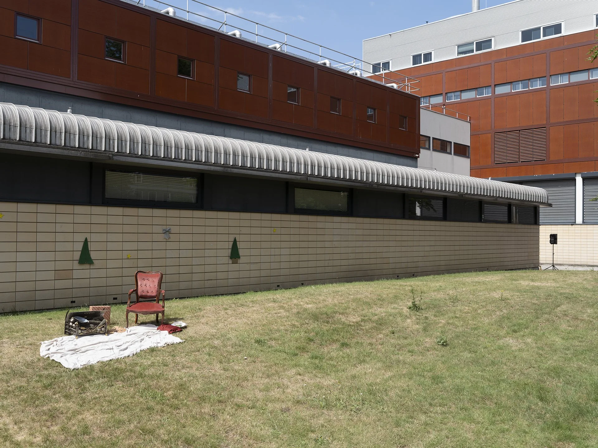 002_DSF2598_Building_Chair with rug.jpg