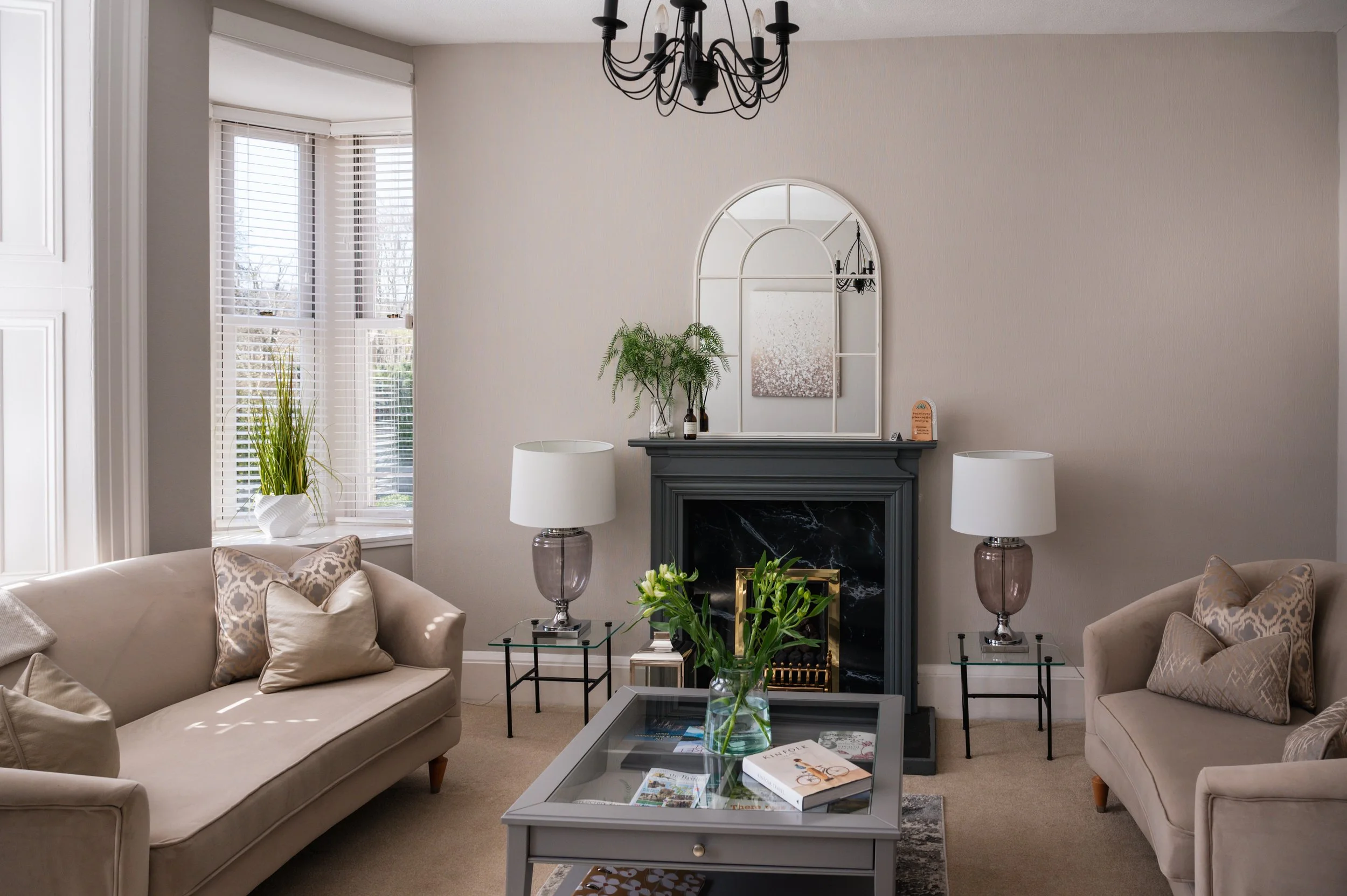 Two-bedroom self-catering apartment interior, Birnam, Dunkeld livingroom.jpg