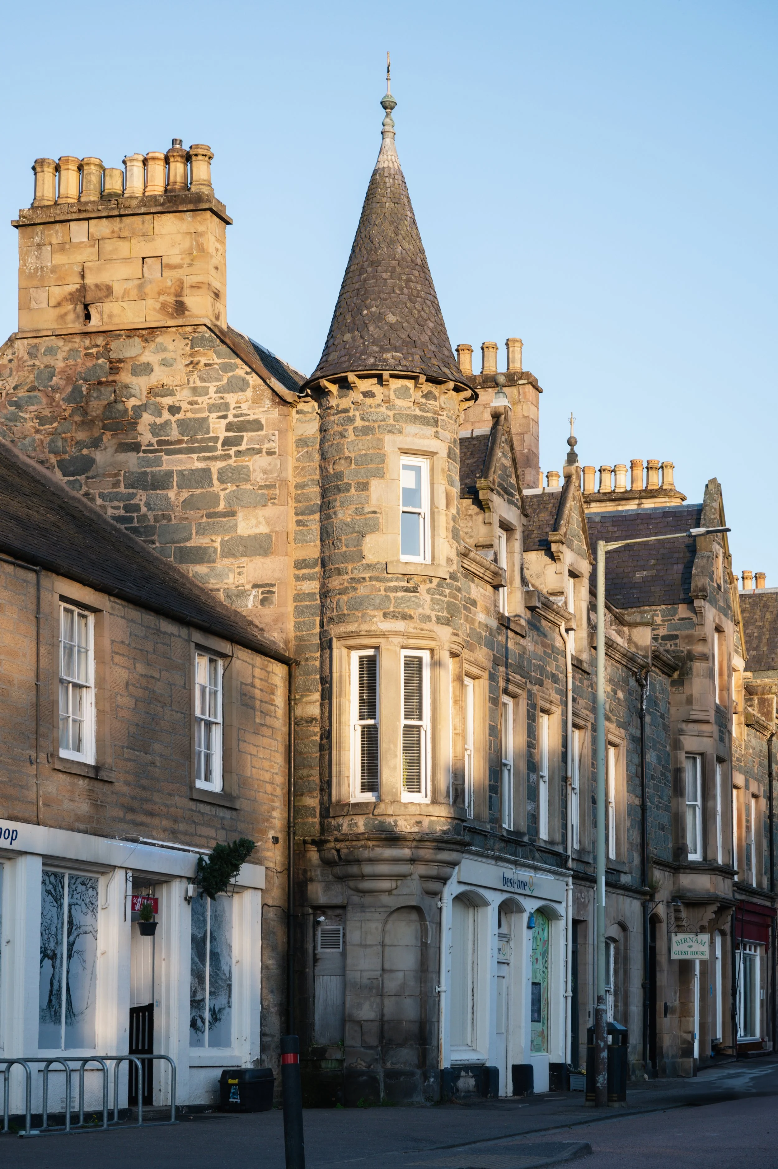 Two-bedroom self-catering apartment interior, Birnam, Dunkeld outside view including apartment turret.jpg