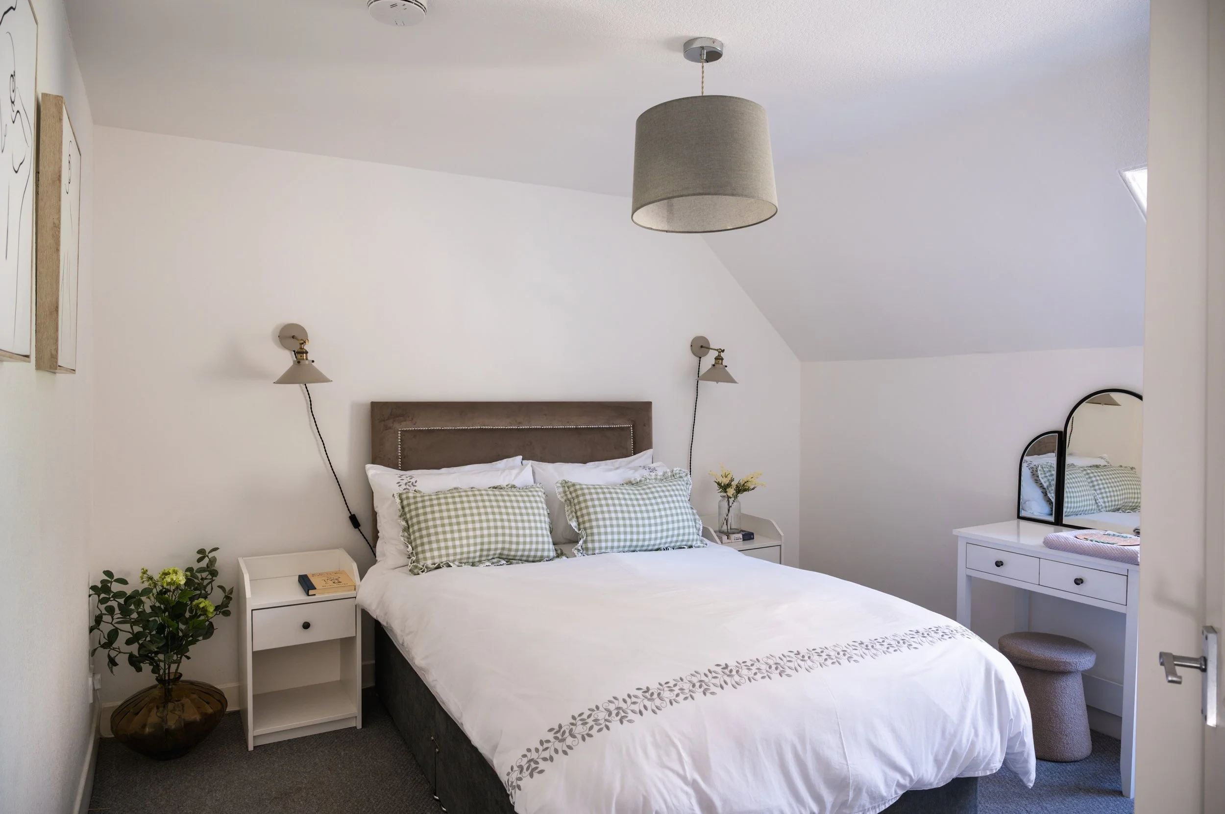 Two-bedroom self-catering apartment interior, Birnam, Dunkeld second bedroom.jpg
