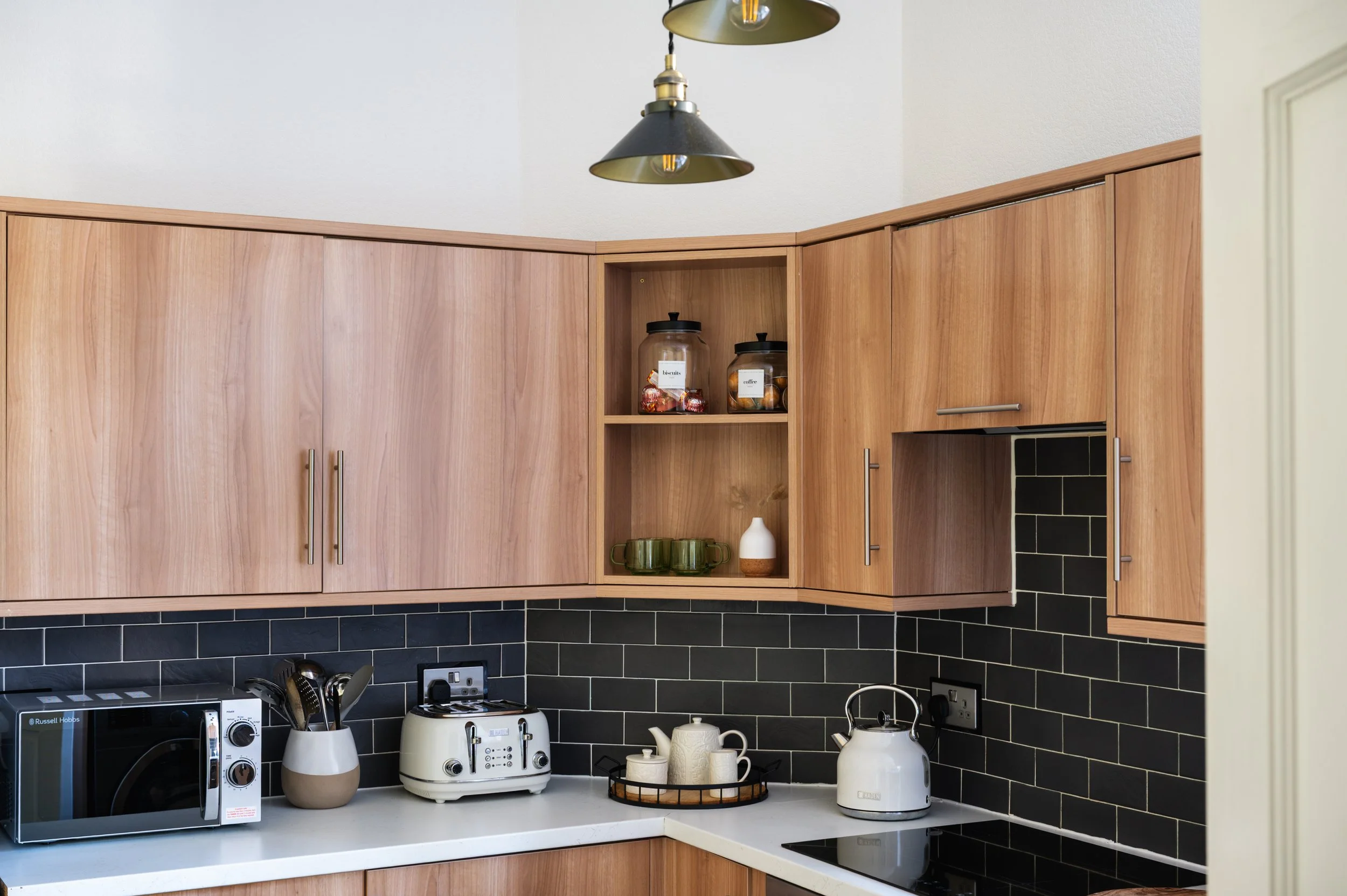 Two-bedroom self-catering apartment interior, Birnam, Dunkeld microwave.jpg