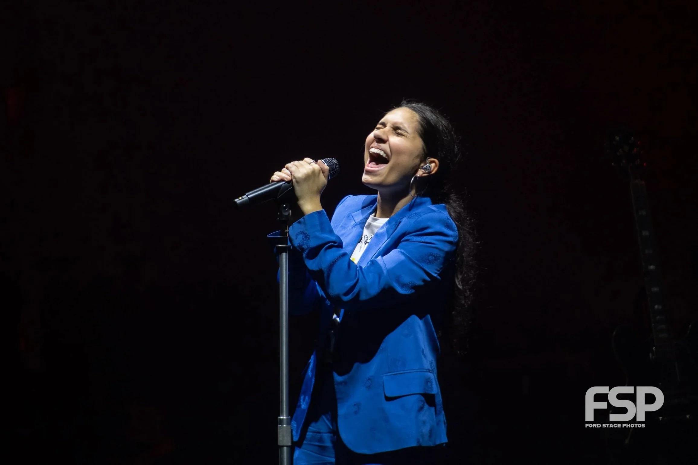 Alessia+Cara+-+Ford+Stage+Photos-at-1943-5832.jpg
