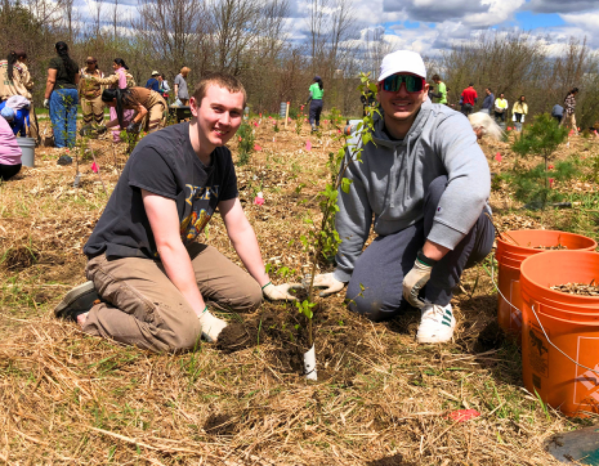Community Tree Planting in Bluff Trail (Nobleton)