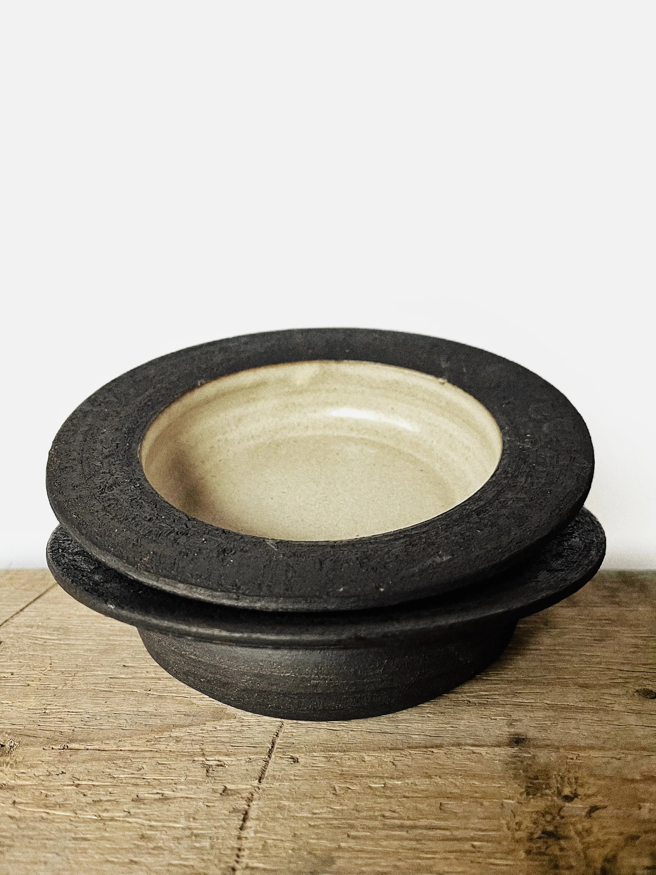 Wide Rim Dessert Bowl in Satin Cream