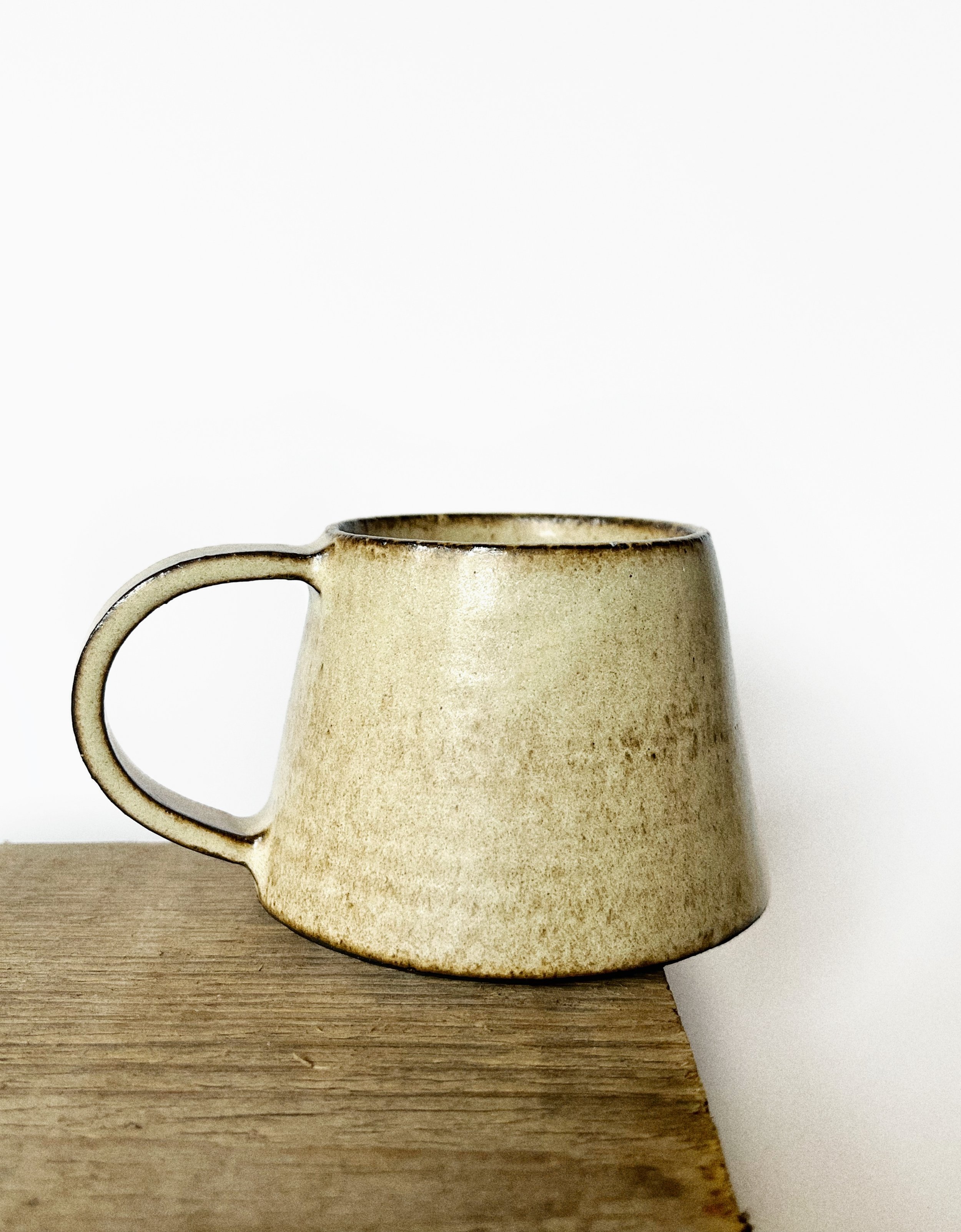 Tapered Mug in Satin Cream