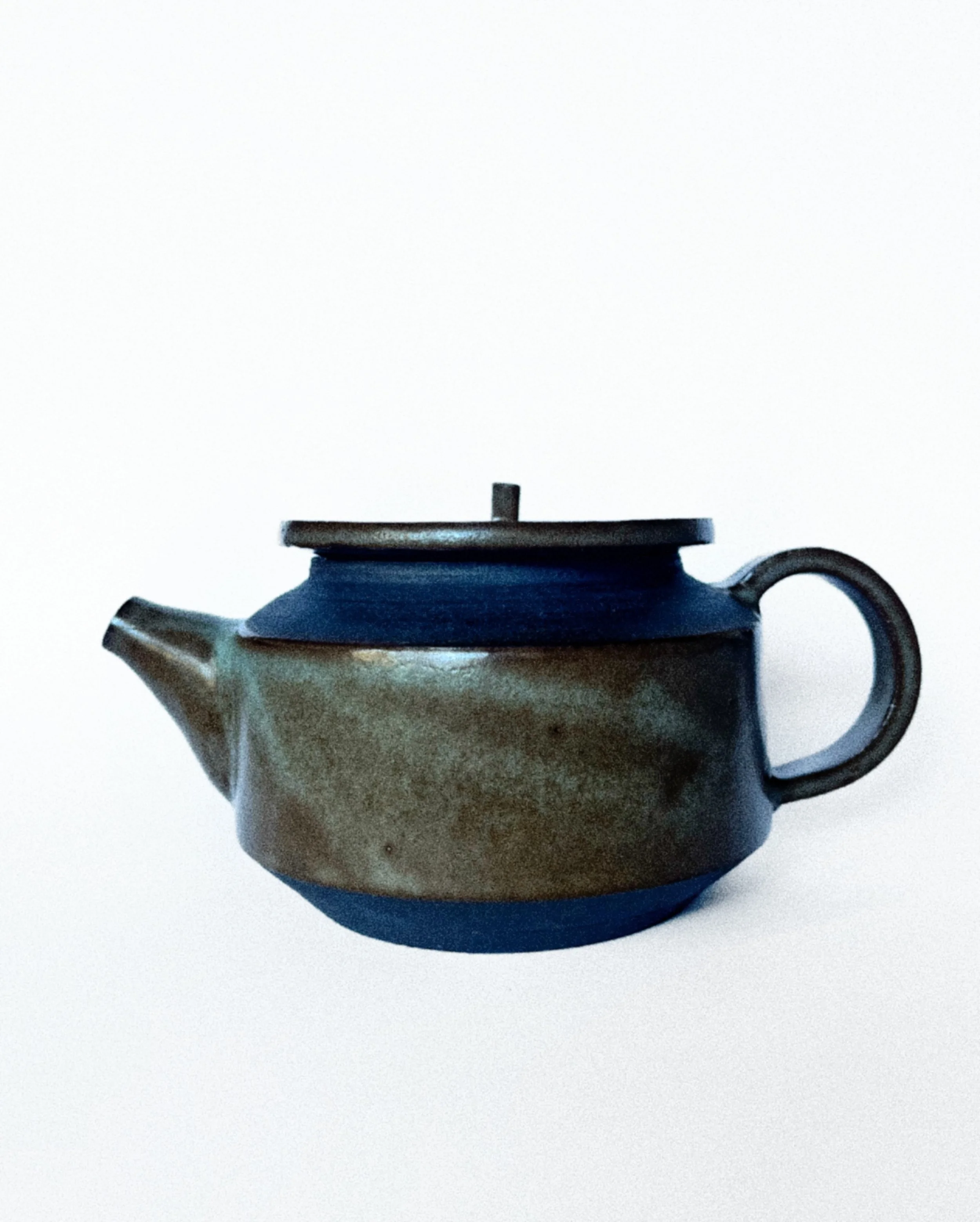 Teapot in Black Stoneware