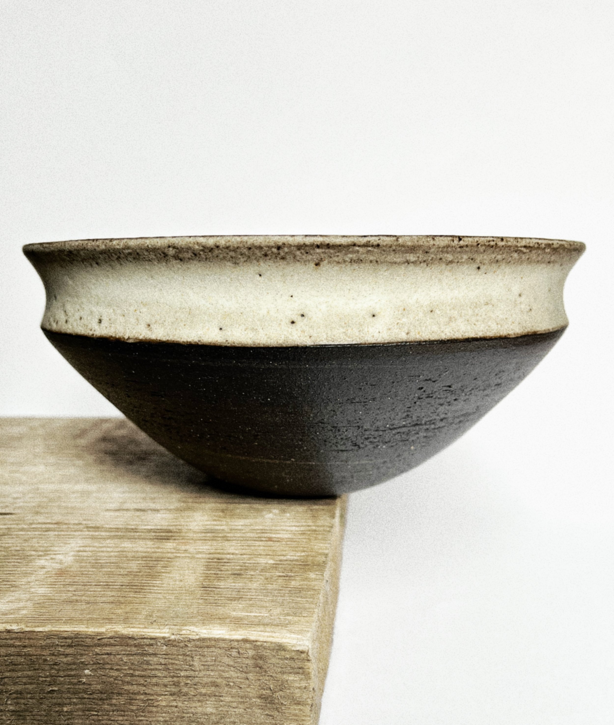 Black Stoneware Curved Rim Bowl