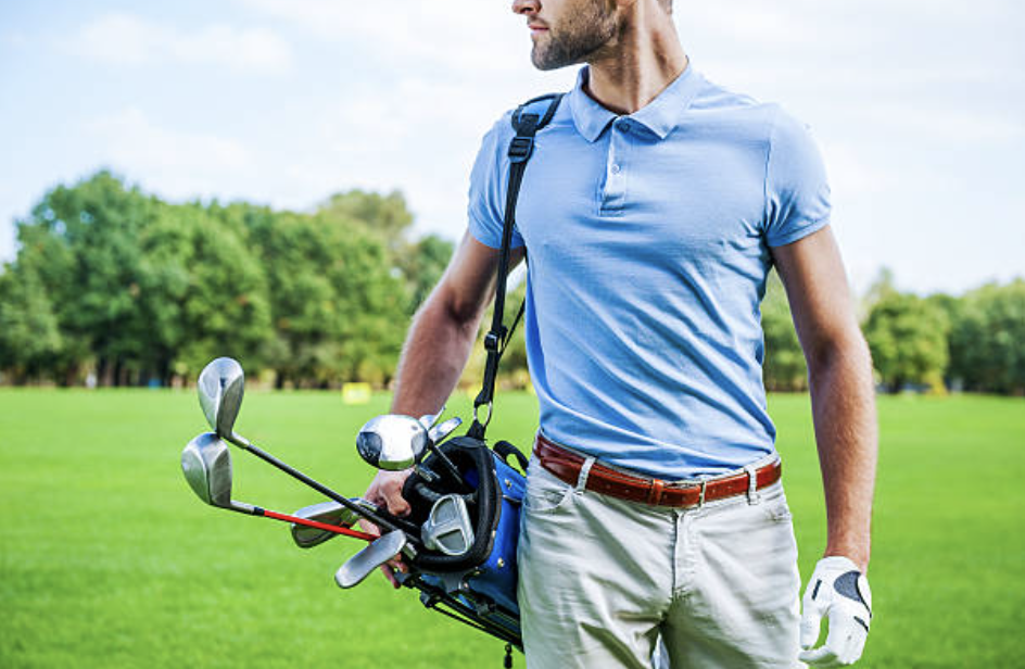 Code vestimentaire au golf: faut-tu lâcher le collet, oui ou non?