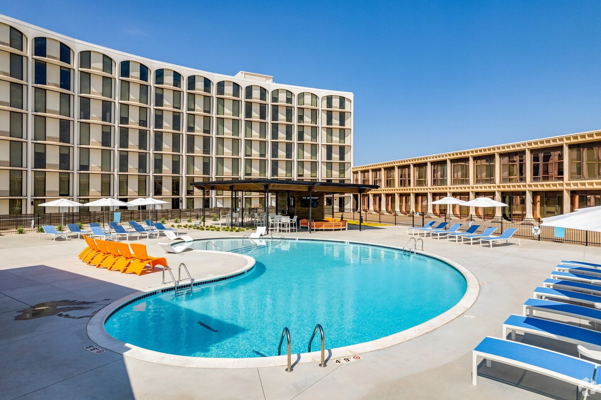 the-presley-apartments-oklahoma-city-ok-resort-style-pool.jpg