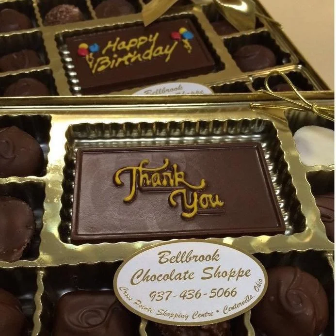 Our beautiful window boxes filled with our most popular pieces and a solid chocolate &ldquo;card&rdquo; make the perfect gift for any occasion!
.
.
 #bellbrookchocolates #bellbrookchocolateshoppe #2ndstreetmarket #heavenlyhanddippedchocolates #auntla