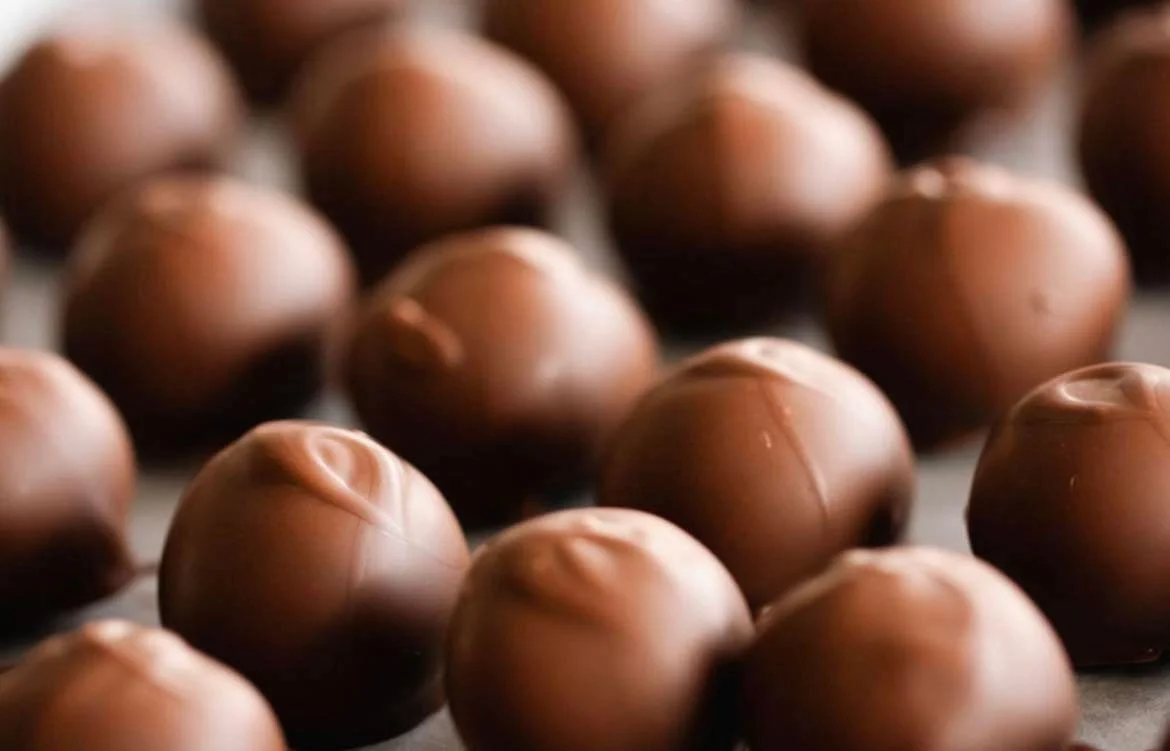 Don&rsquo;t forget! Administrative Professional Day is Wednesday, April 22nd. 

Give them what they really want this year&hellip;Bellbrook Chocolates!!!!
.
.
#bellbrookchocolateshoppe #2ndstreetmarket #bellbrookchocolates #heavenlyhanddippedchocolate