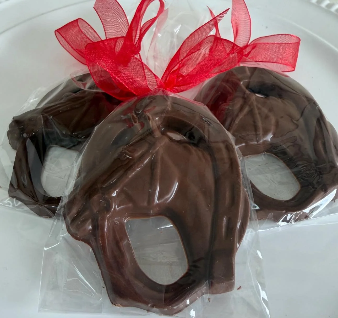 🏇Derby Day just got sweeter🏇

Bellbrook Chocolate Shoppe is offering custom Kentucky Derby favors , perfect for your party! 

🗓 Kentucky Derby: May 2nd
📞 Pre-order required&hellip;call the shop to place your order!
.
.
#KentuckyDerby #DerbyParty 