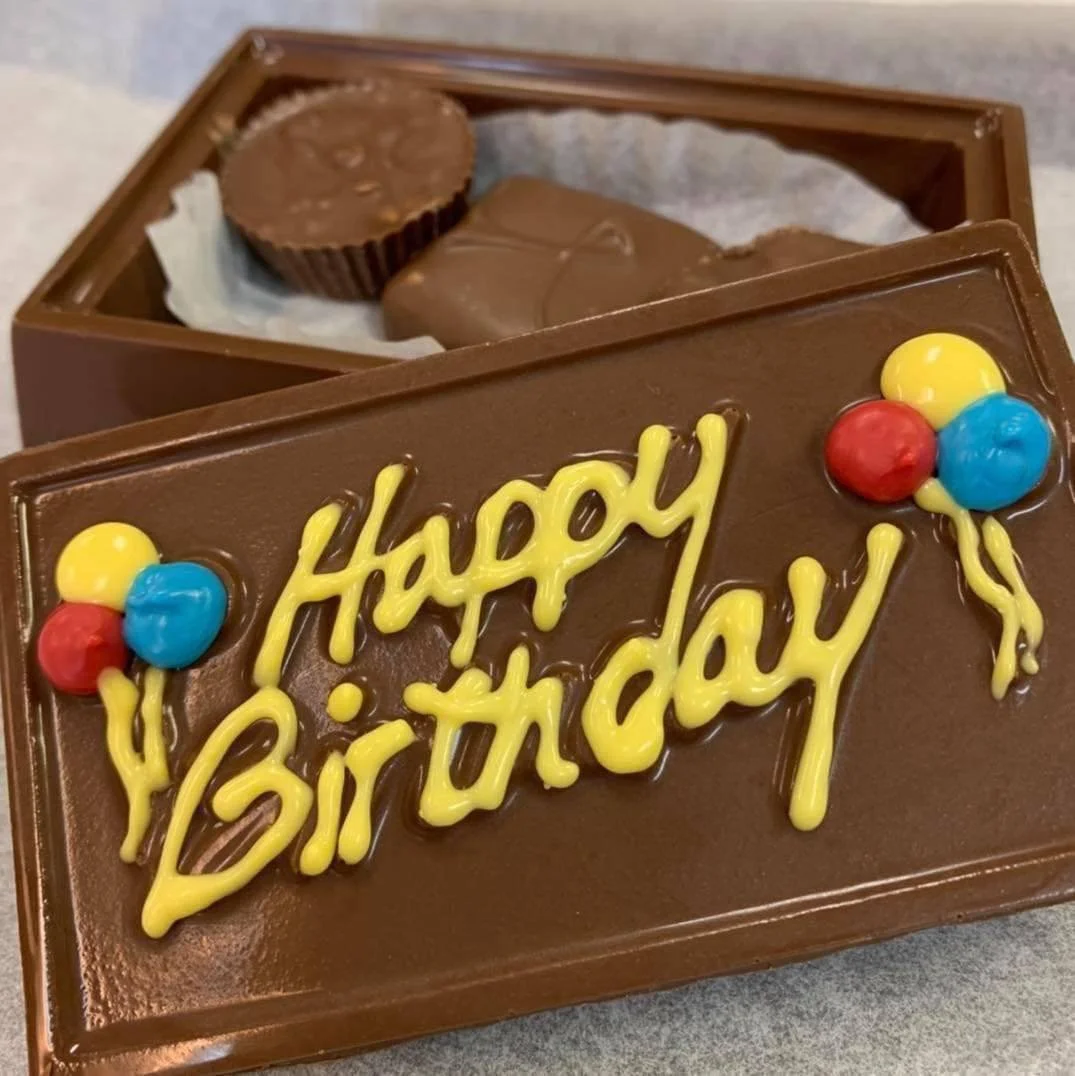 There is no sweeter birthday gift than a box of heavenly hand-dipped chocolates!  Delivery and shipping available 🎈🚗
.
.
#bellbrookchocolateshoppe #bellbrookchocolates #birthday #heavenly #handdipped #chocolates #centerville #ohio  #takealookatcros