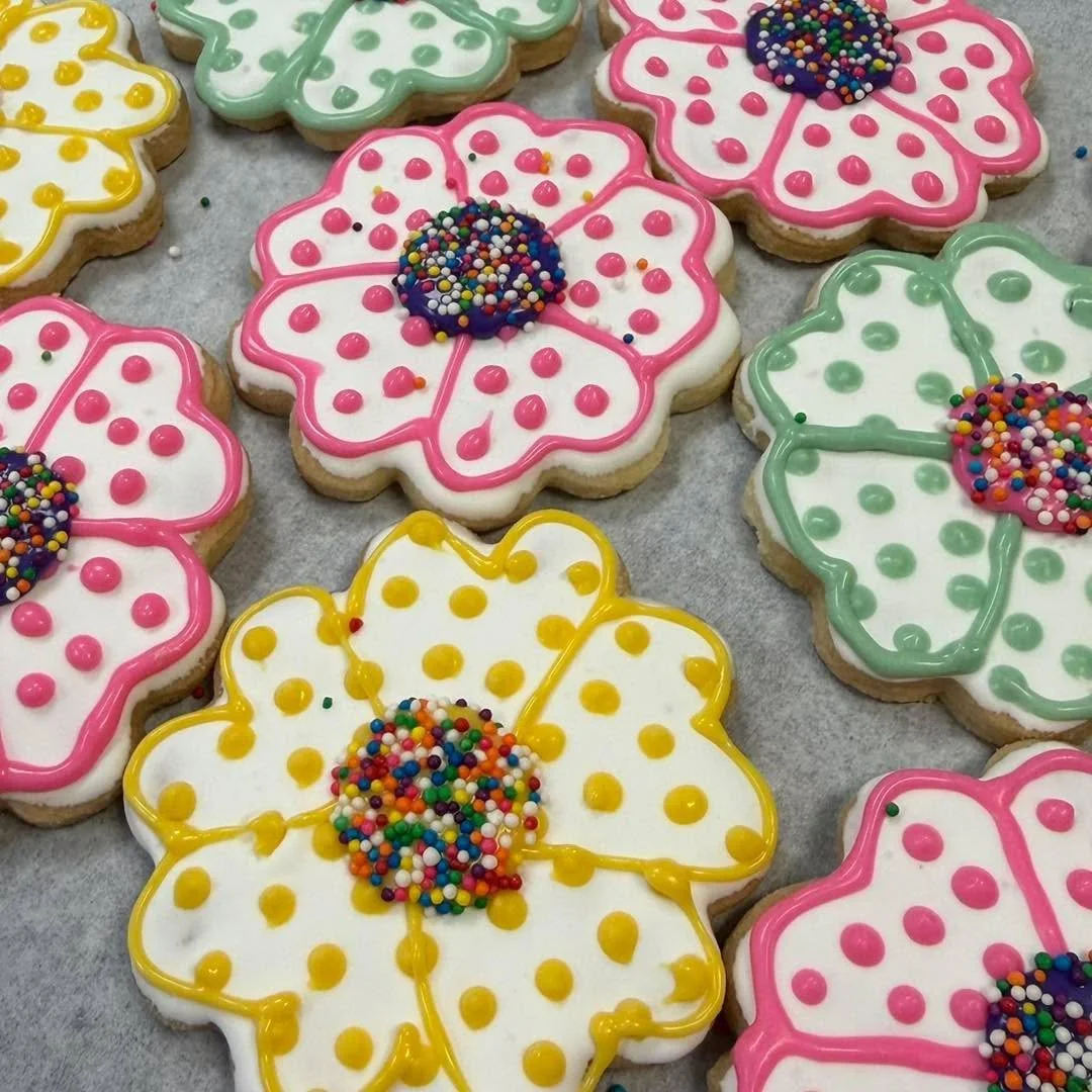 How cute are these?! 🐥🌼

Aunt Laura&rsquo;s Shortbreads are bringing all the spring vibes with bright colors, sweet designs, and that classic buttery flavor everyone love
.
.
#bellbrookchocolateshoppe #bellbrookchocolates #2ndstreetmarket #heavenly