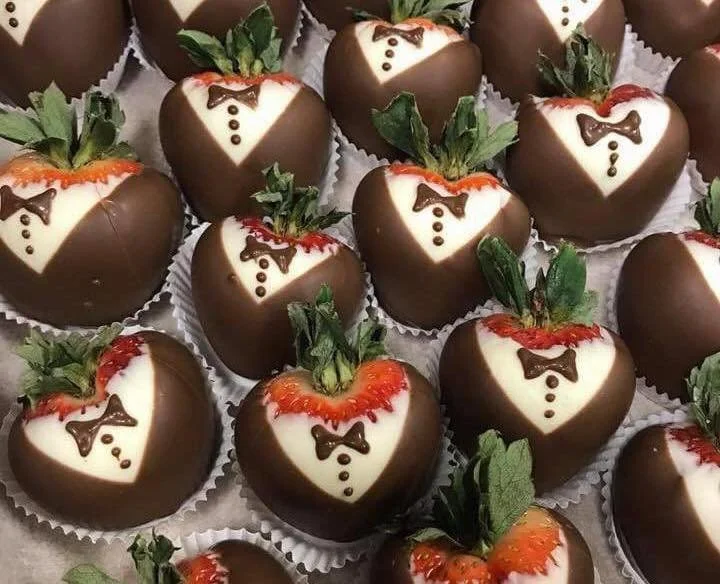 Look to Bellbrook Chocolate Shoppe for personalized wedding favors, bridal party gifts or cookie cakes as unique and memorable as your special day. Contact us at 937.436.5066 to discuss ideas for your bridal shower or wedding! 

💍Bride &amp; Groom I