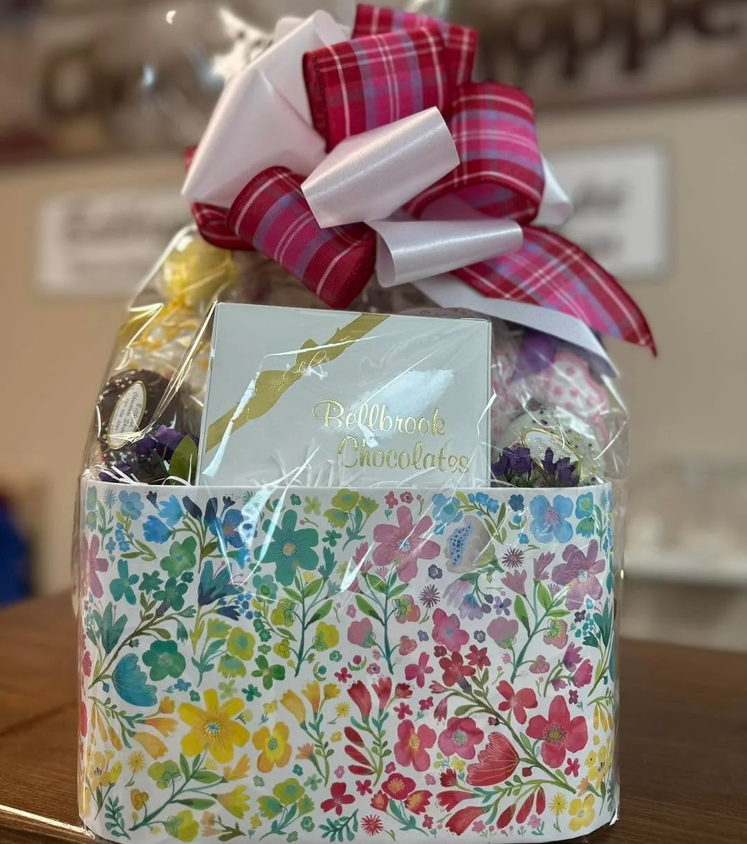Some days call for extra coffee. 
Some days call for extra patience.

And some days? They simply call for chocolate!
.
.
#bellbrookchocolates #heavenlyhanddippedchocolates #2ndstreetmarket #bellbrookchocolateshoppe #familybusiness #shoplocal #centerv