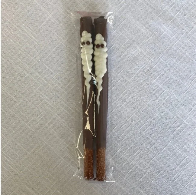 Spooky pretzels 2.jpg