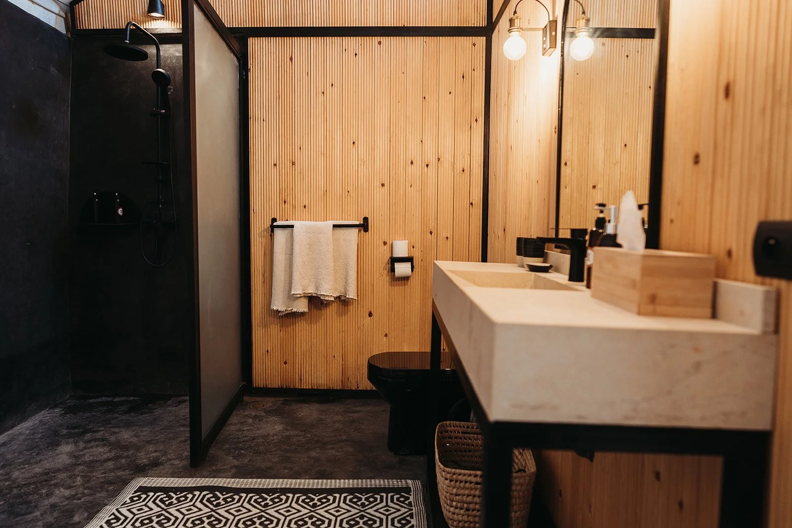 05-agafay-yurt-bathroom.jpg