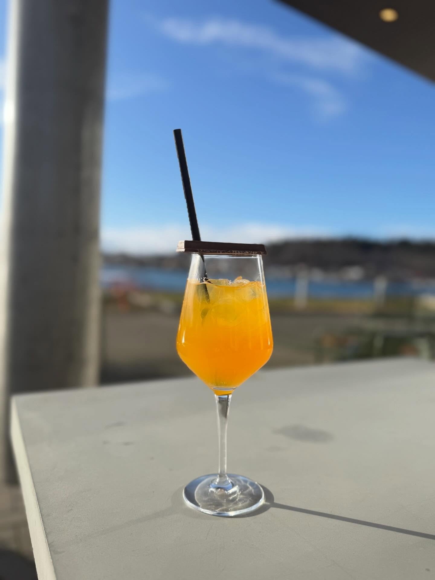 Kom innom &aring; nyt v&aring;r alkoholfrie drink SSK (sol,sn&oslash;,kvikklunsj) i solveggen🐣❄️☀️

#levanger #moktail #p&aring;ske #solveggen