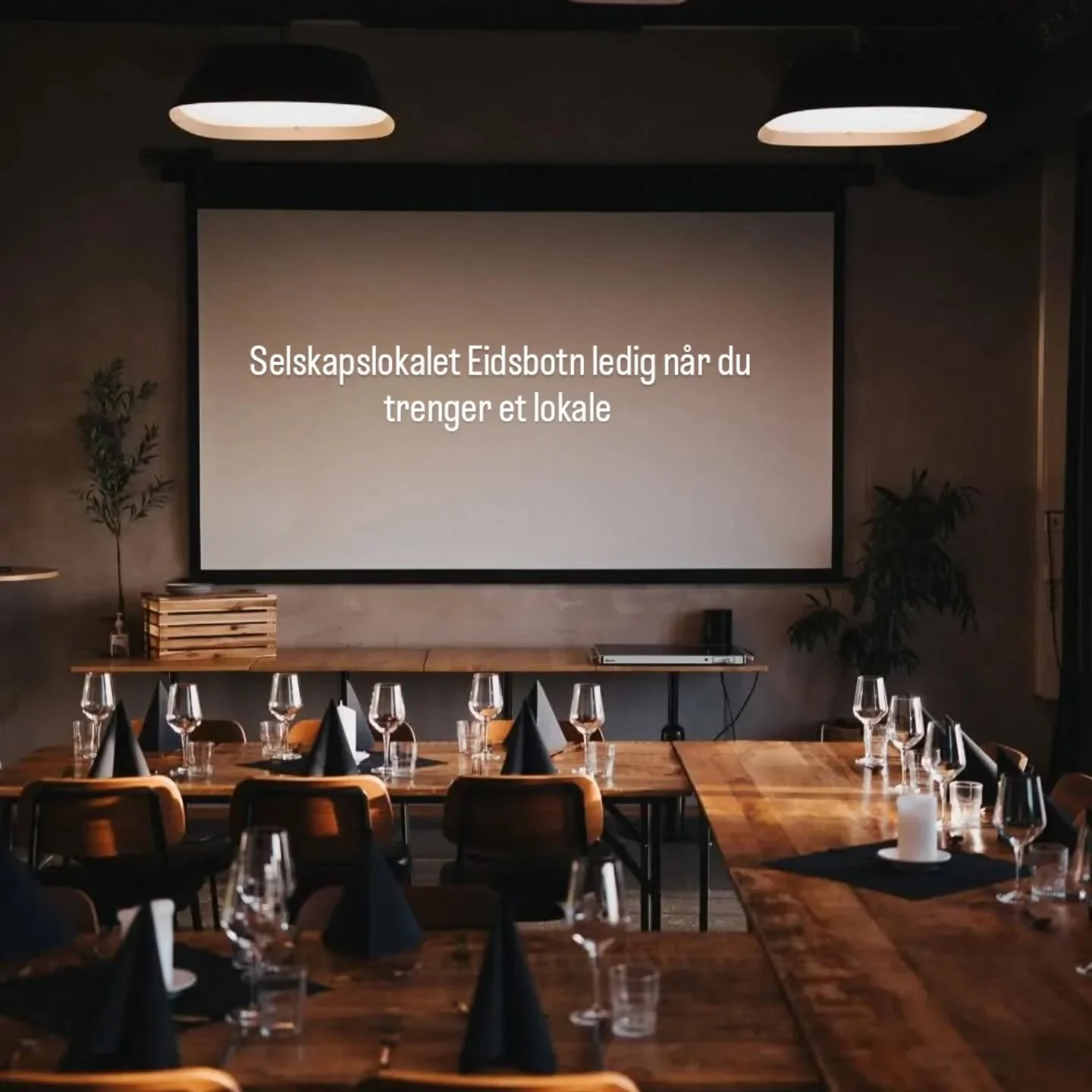 Selskapslokalet v&aring;rt, utstyrt med prosjektor &aring; lerret, lyd.
Det er ledig n&aring;r du trenger et lokale, leie mot servering. Deal? 
Foresp&oslash;rsel sendes p&aring; v&aring;r nettside. 😃