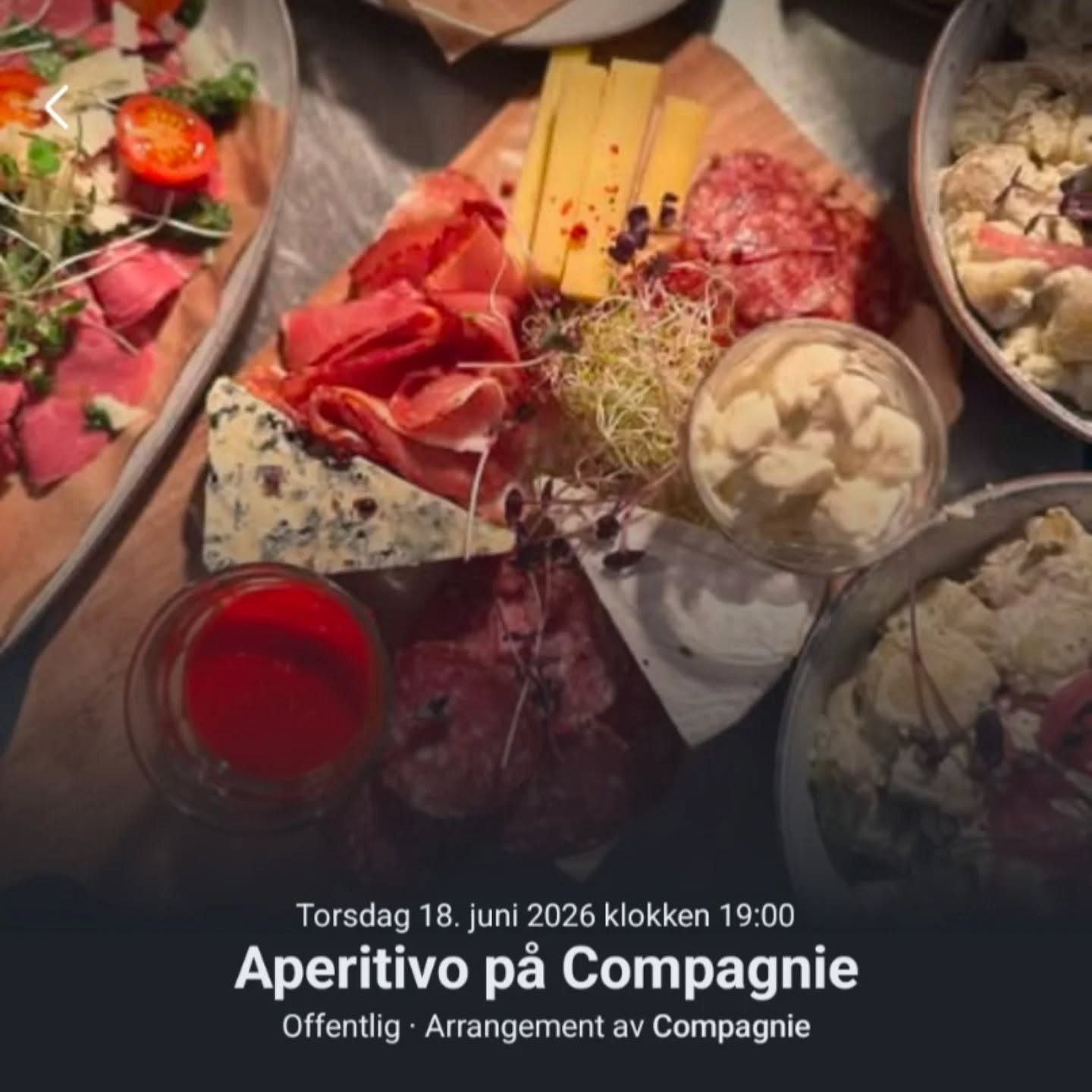 Aperitivo er italiensk, og p&aring; Compagnie er n&aring; endelig denne tilbake! flere sm&aring;-retter blir servert p&aring; bordet som deles det kan godt nytes en drink eller noe annet drikke sammen.
konseptet er sosialt og hos oss bygges hyggen ru