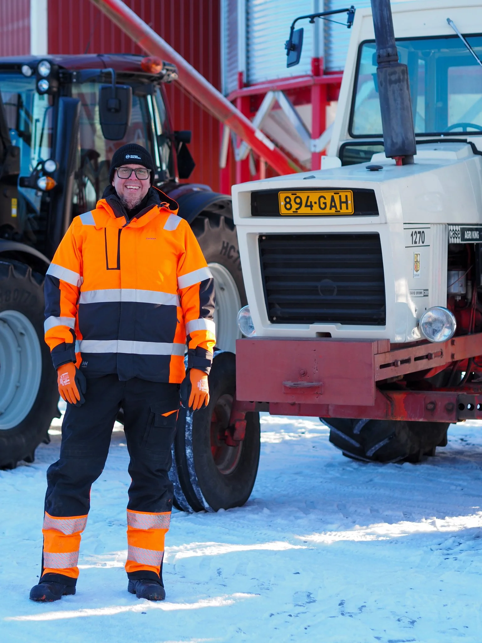 Me ostamme maatalouskoneita, maanrakennuskoneita, metsätalouskoneita kaikkialta Suomesta.