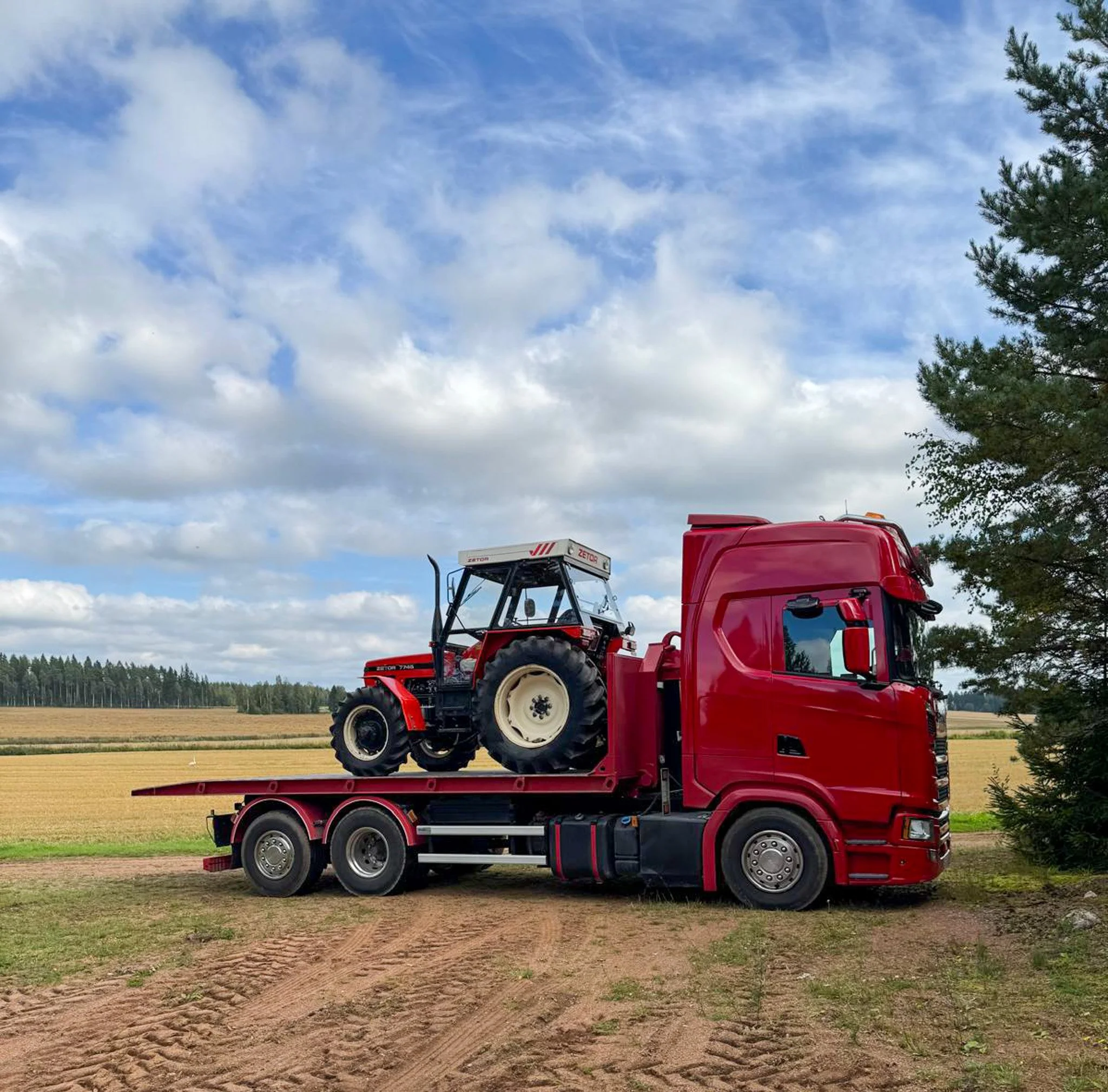 Ostetaan maatalouskoneita ja noudamme koneet omalla kalustolla.