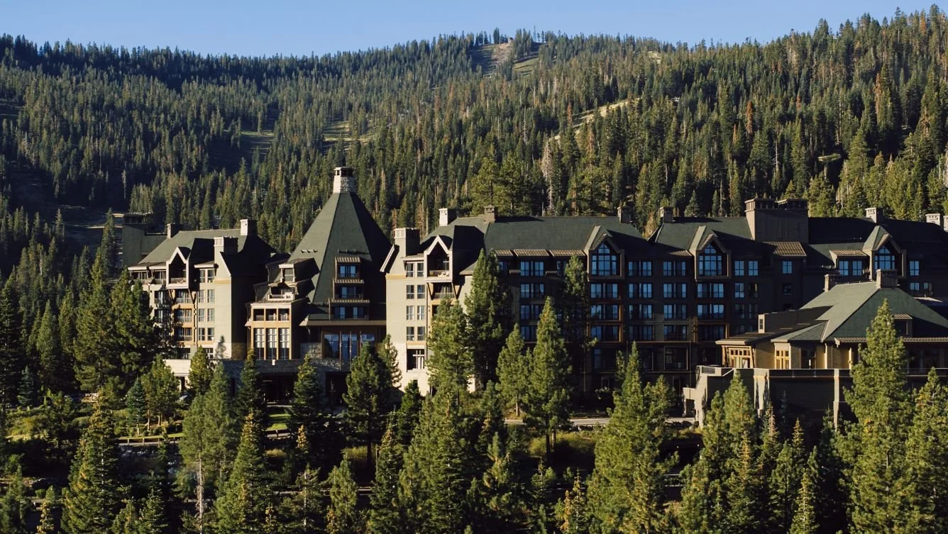 rz-rnorz-summer-exterior-40168_Wide-Hor.jpg