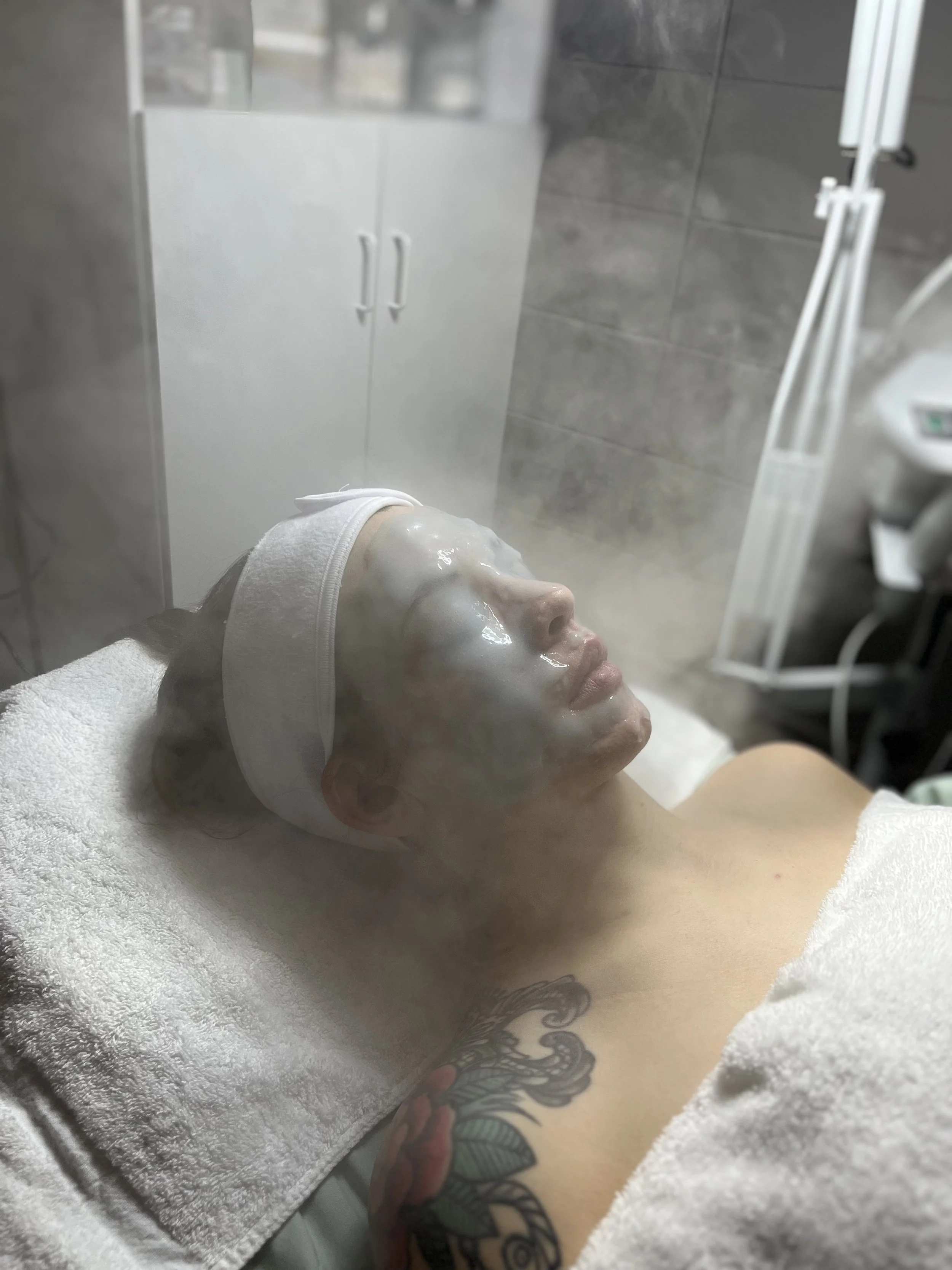 The Hyaluronic Acid hydro jelly mask