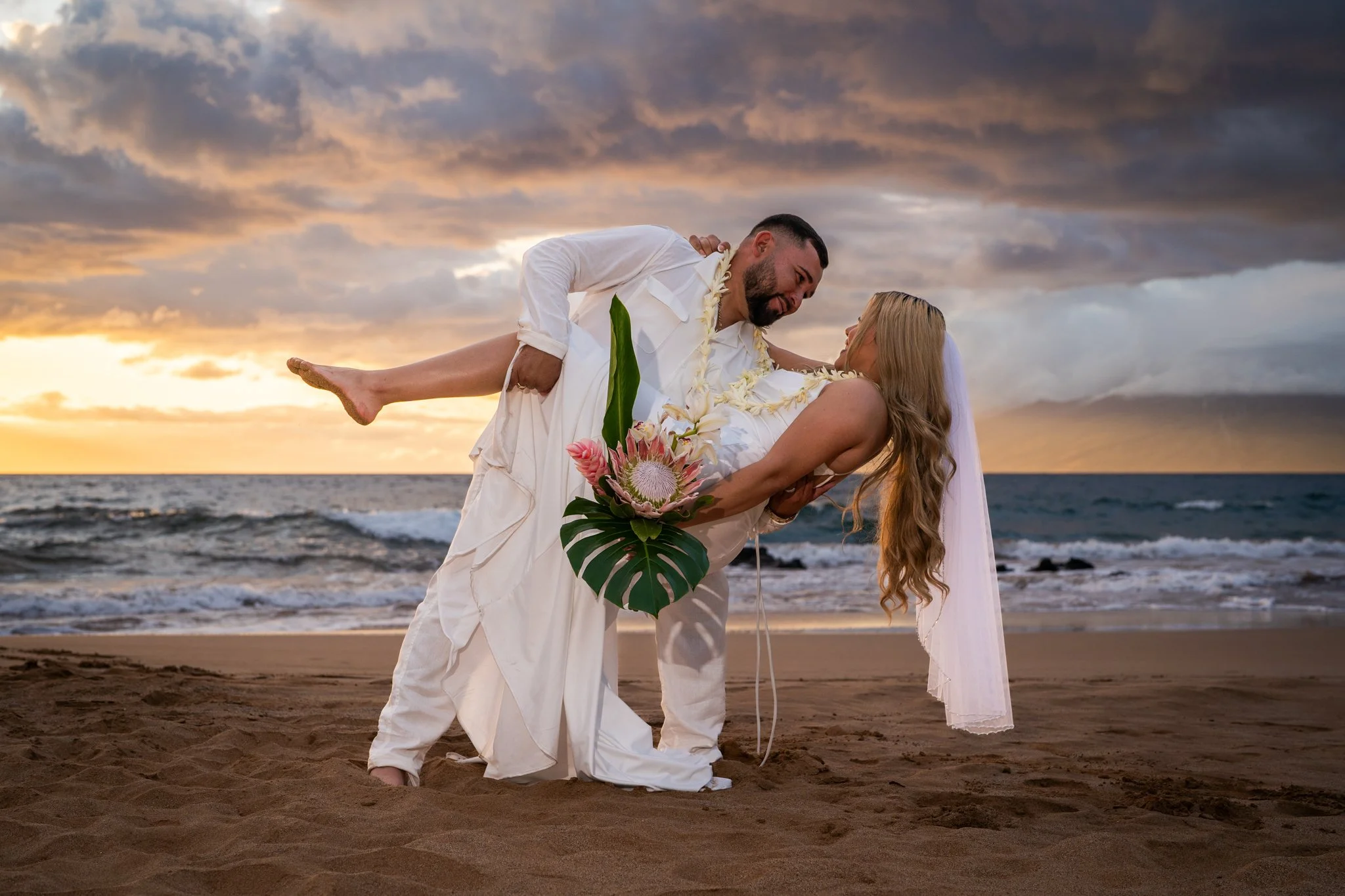Carpe-diem-design-studio-Maui-elopement-beach-2024-18.jpg
