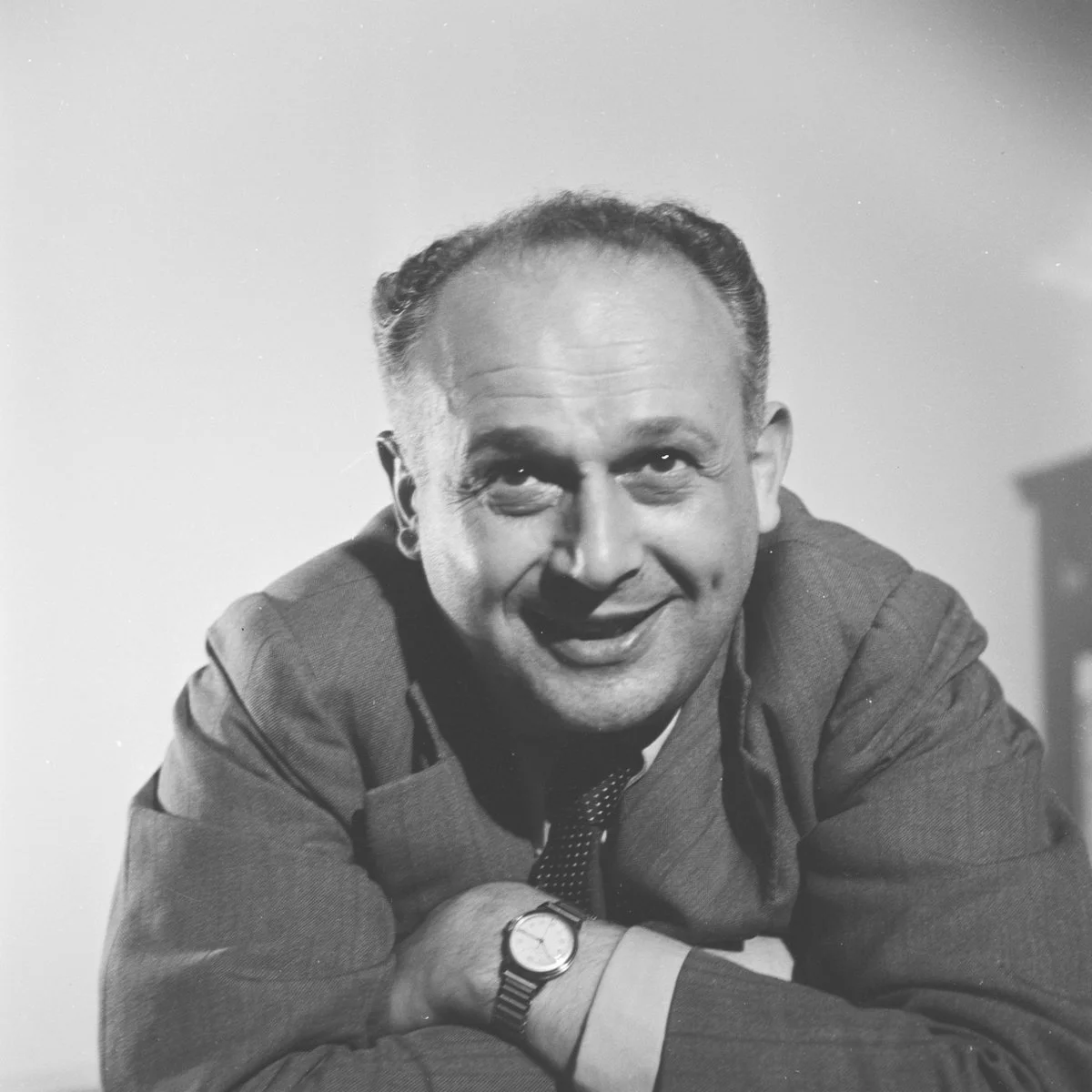 IFF_Moshe_Feldenkrais_circa_1957_2_l.jpg