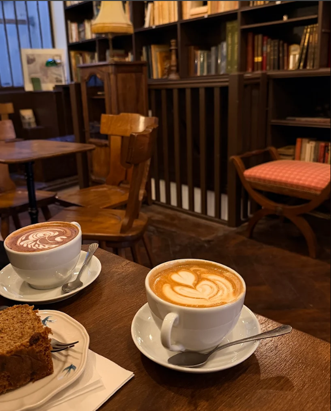 "Saint Pearl" coffee shop. 42 Saint-Jacques street, 75005 Paris.