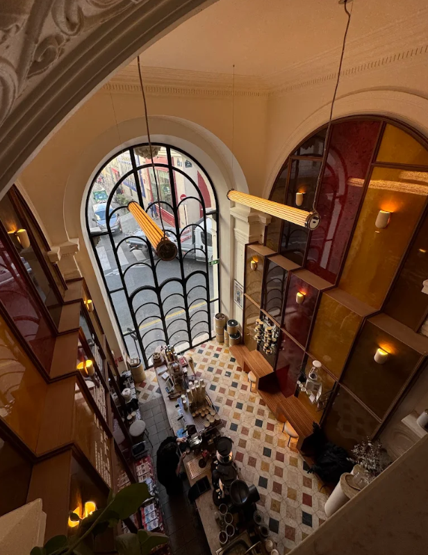 "Noir" coffee shop in a old passageway. 33 richer street, 75009 Paris.