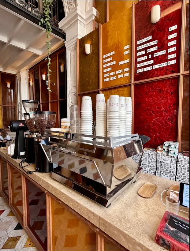 "Noir" coffee shop in a old passageway. 33 richer street, 75009 Paris.