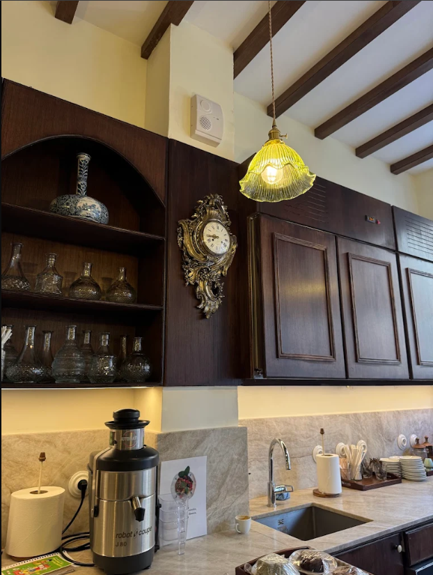 "Saint Pearl" coffee shop. 42 Saint-Jacques street, 75005 Paris.