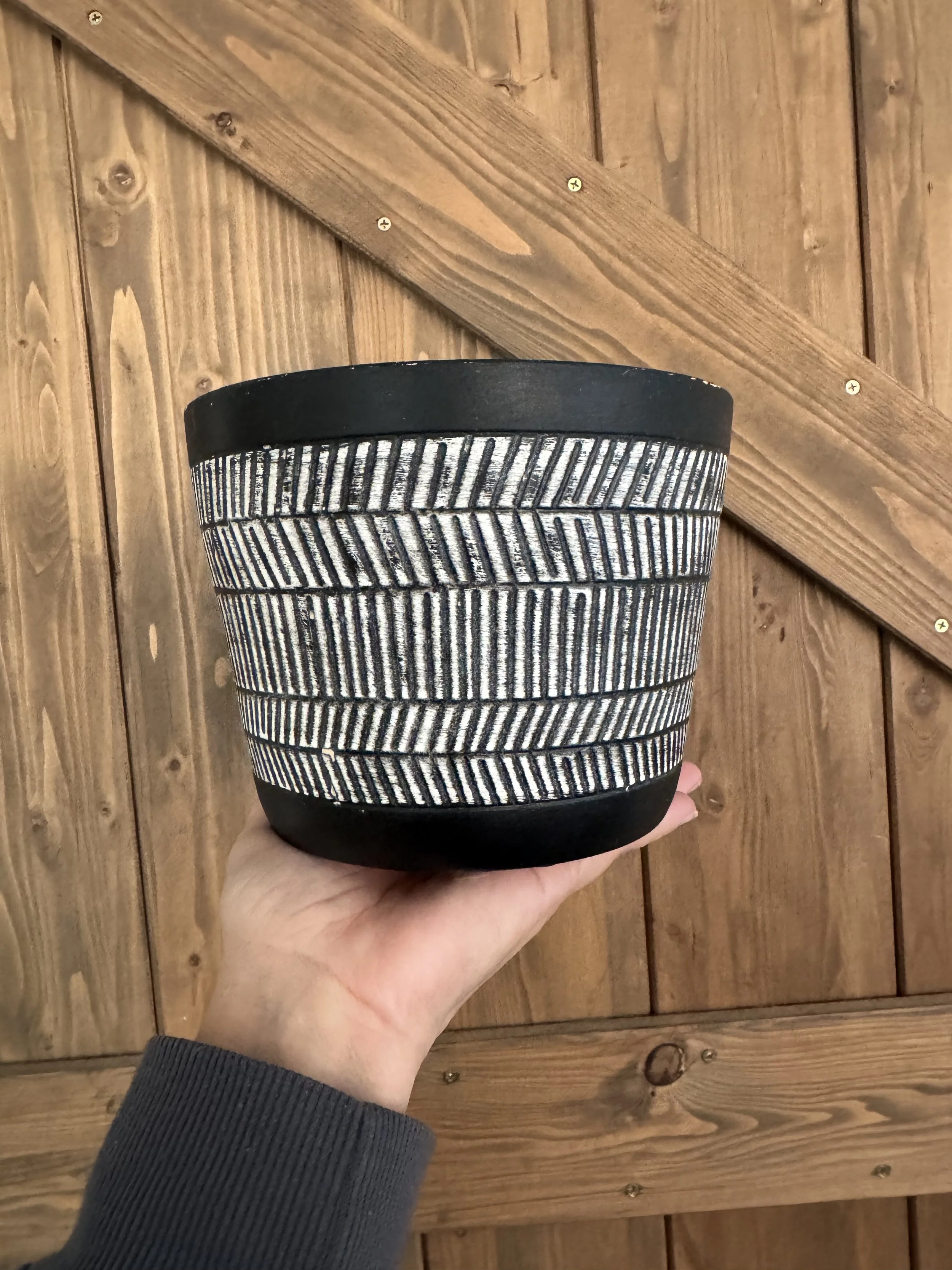 Turner - Black and White Medium Planter