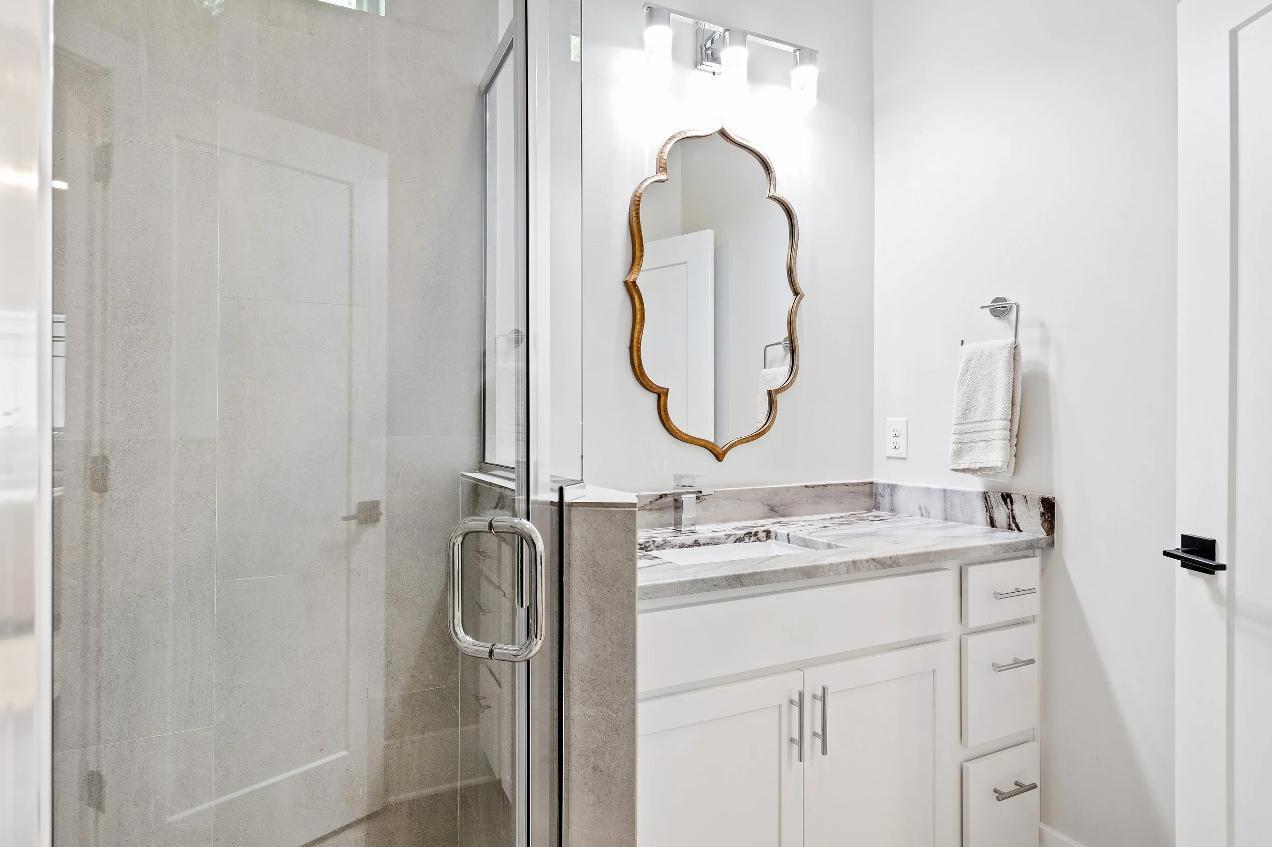 Bathroom 14.jpg