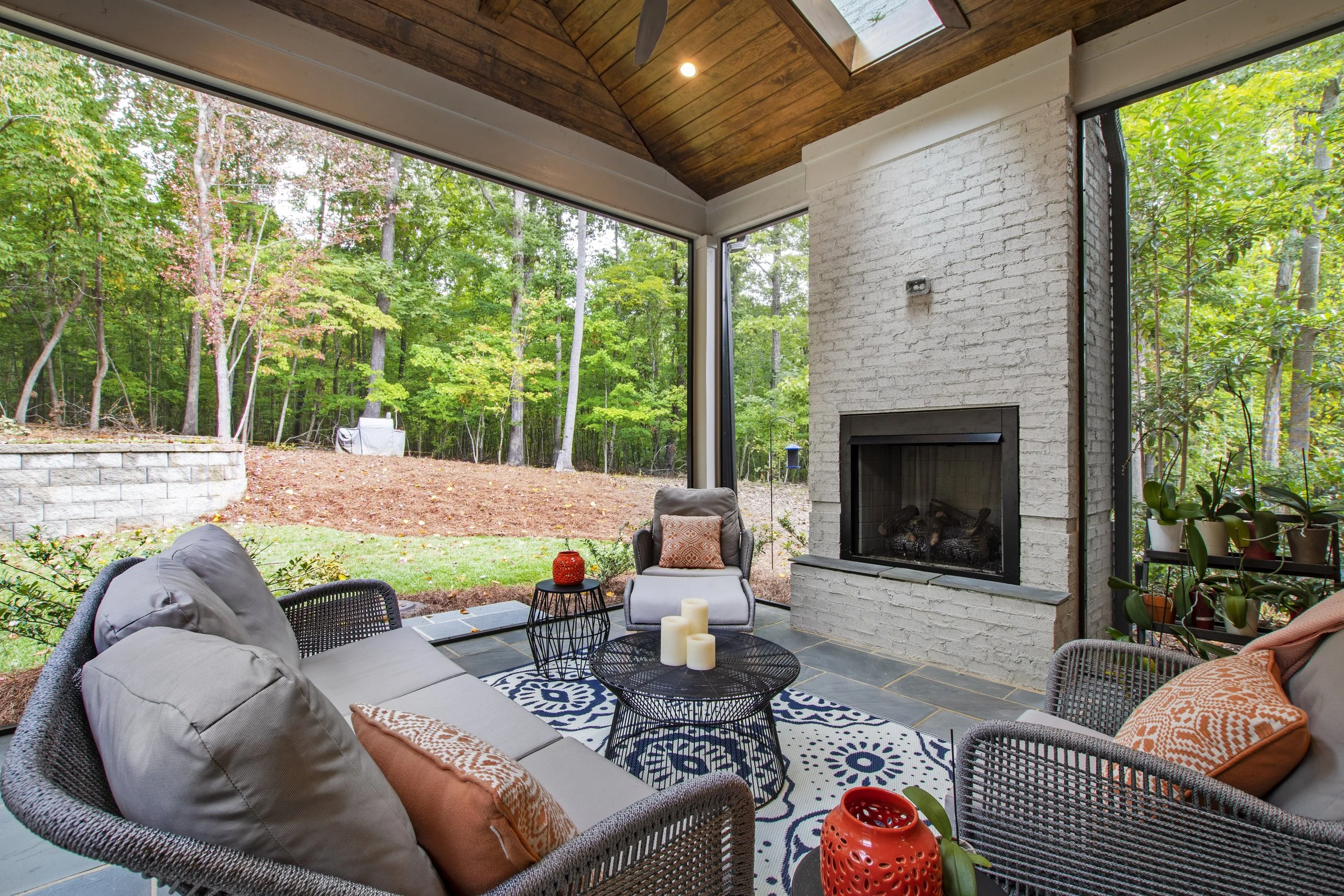 Porch 2.jpg
