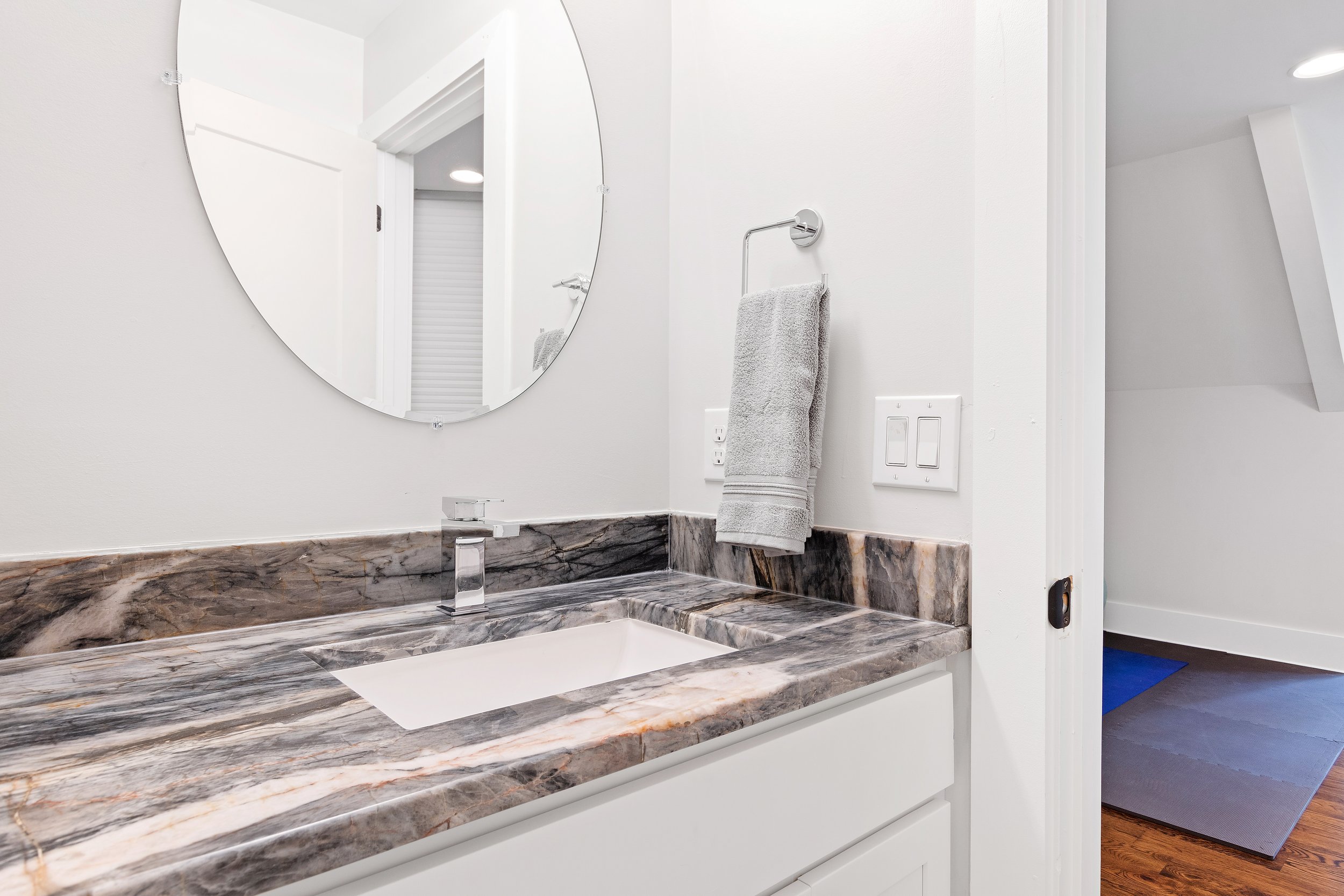 Bathroom 15.jpg