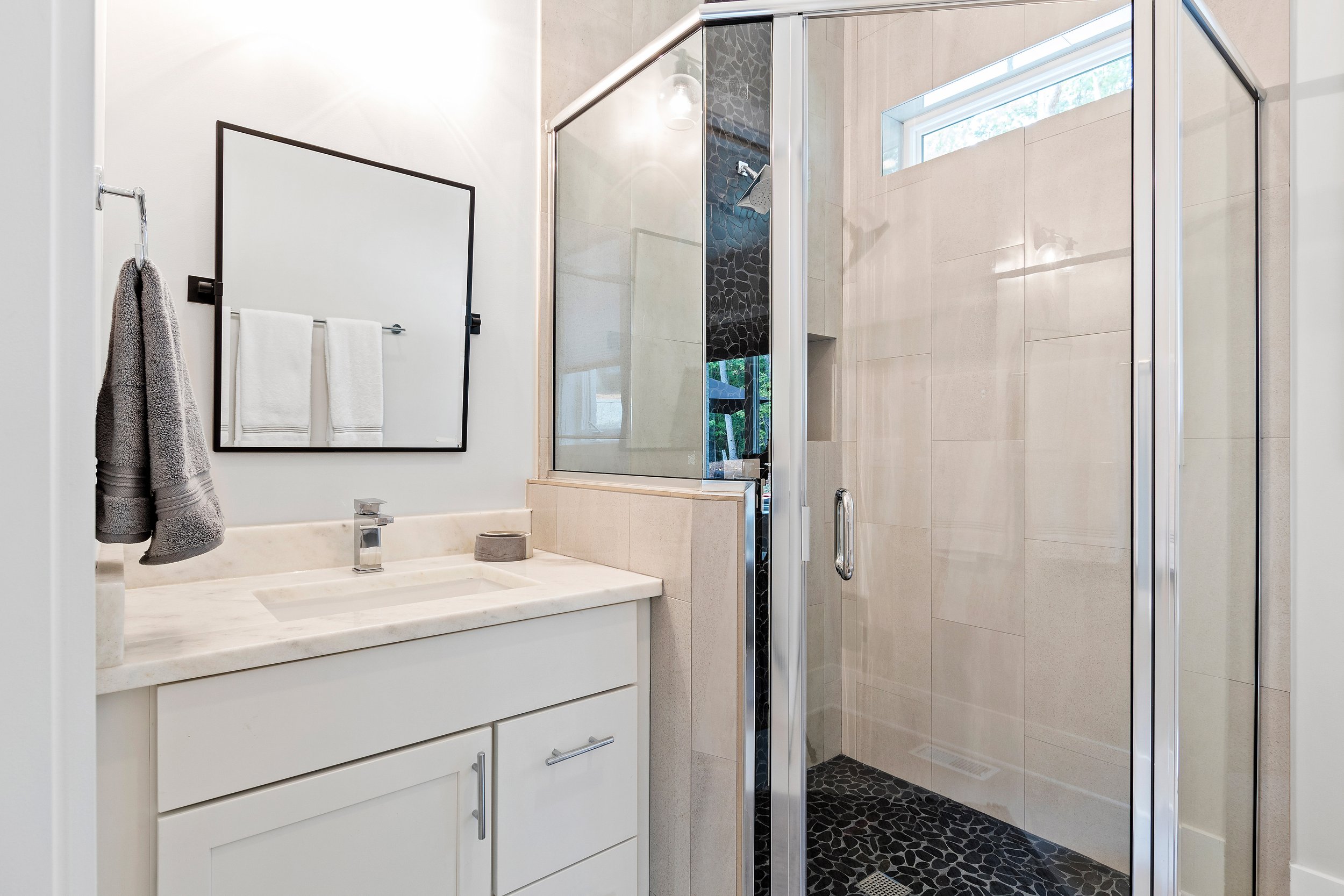 Bathroom 3.jpg