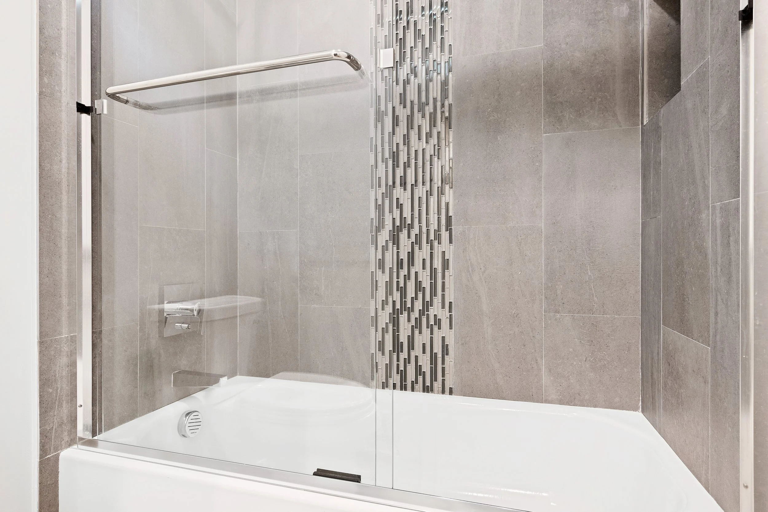 Bathroom 13.jpg