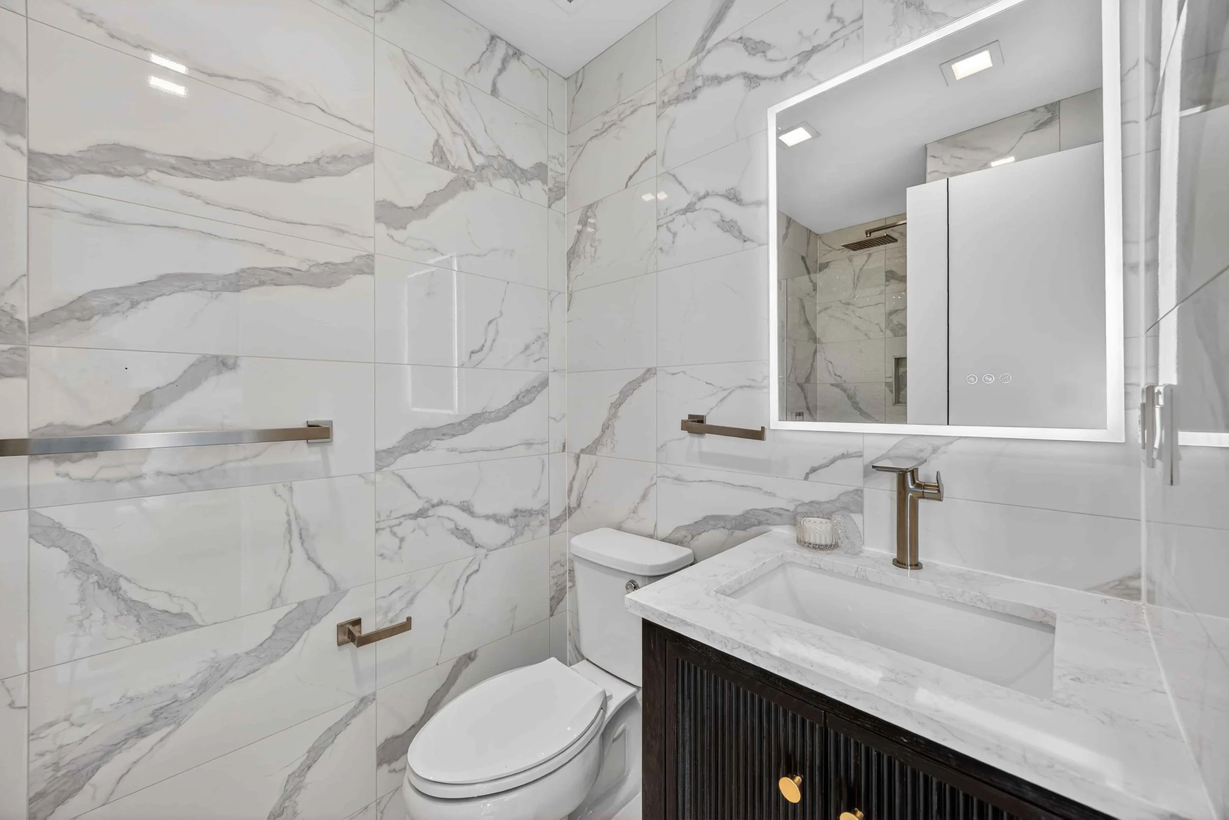 Singh Tower - Bathroom_04-WEB.jpg