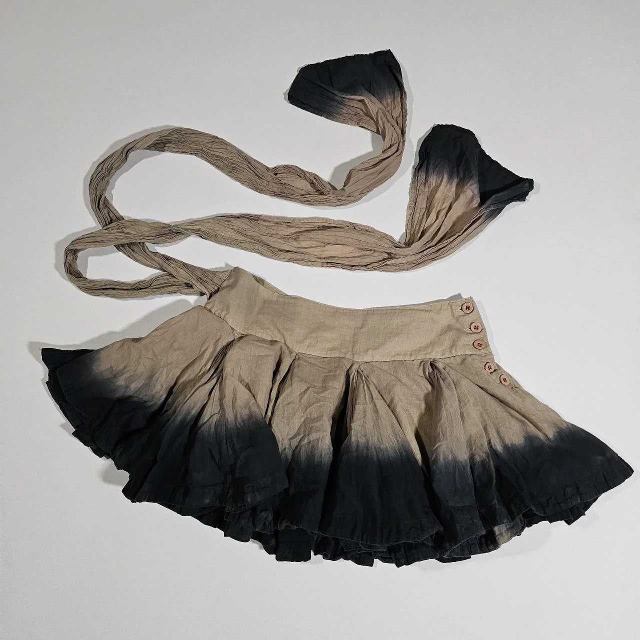 euro vintage pleated mini skirt with giant ribbon