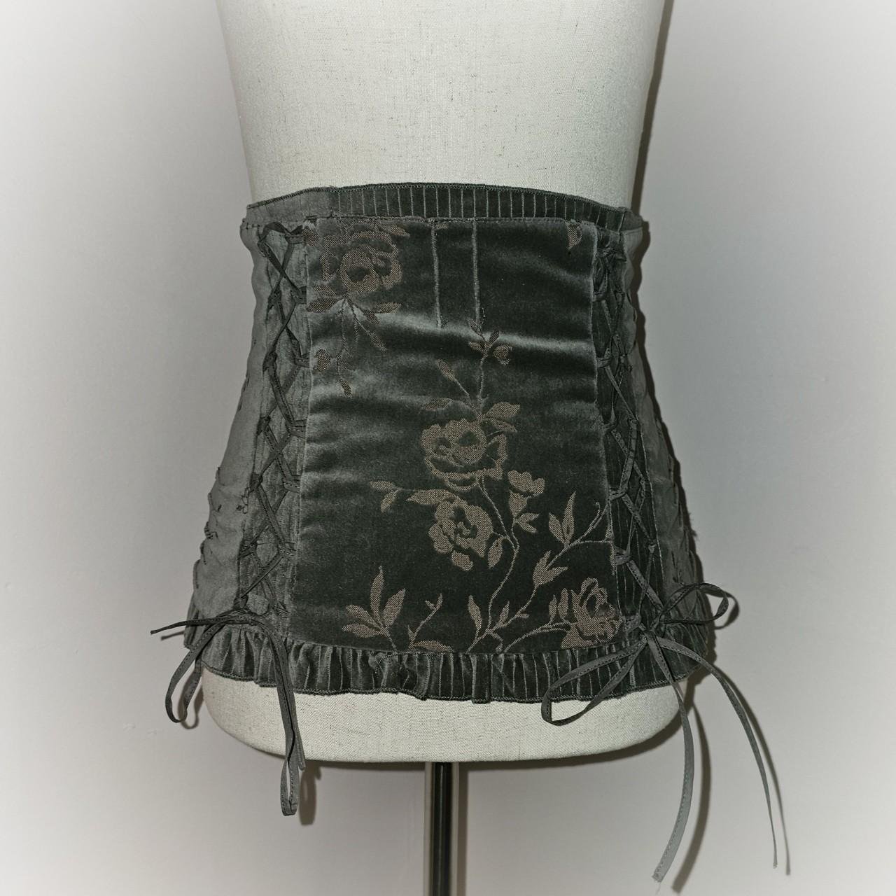 french vintage romantic goth underbust bustier